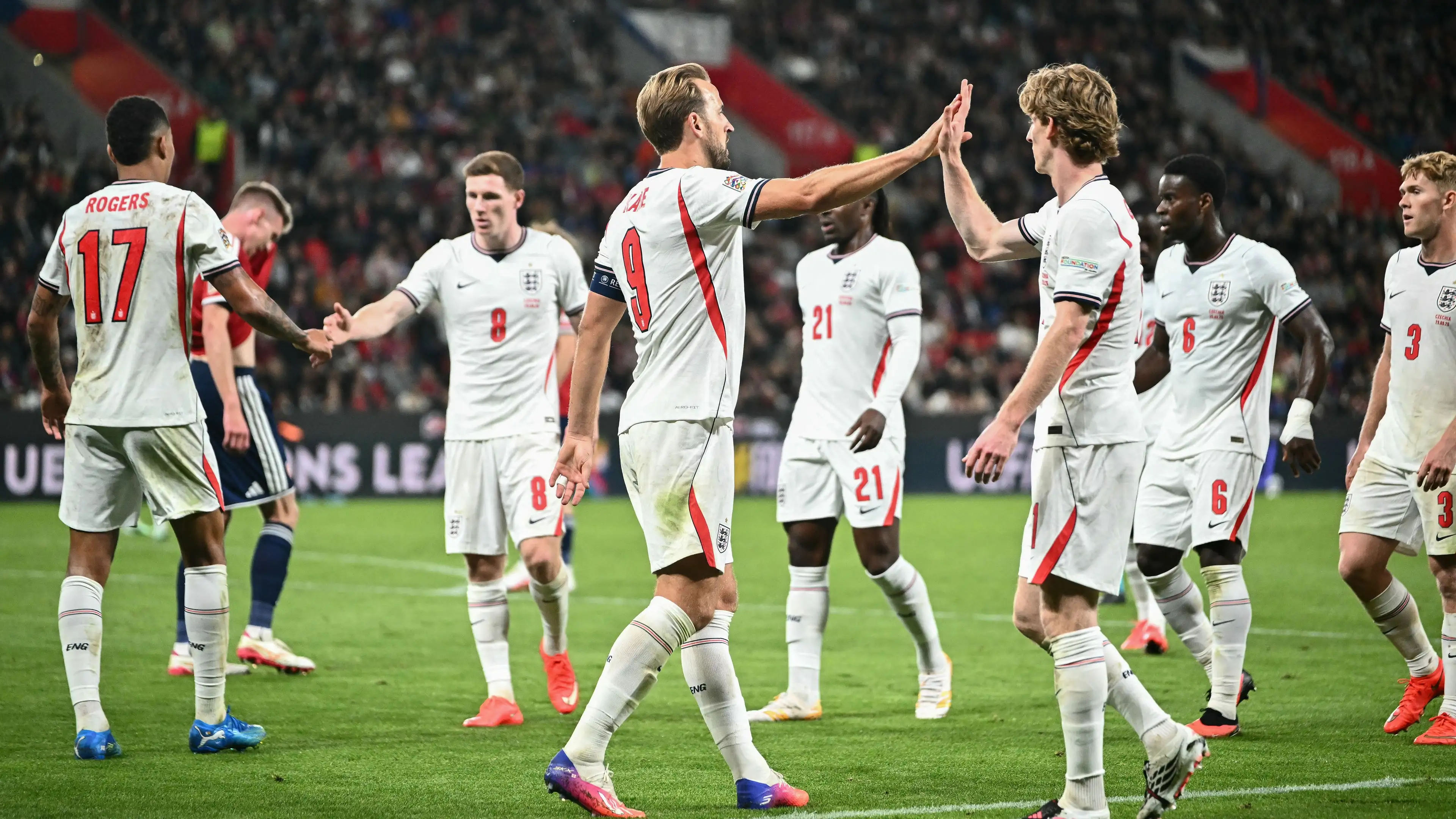 Video: Setelah kartu merah dini, Inggris membenahi jalannya laga di kandang Ceko