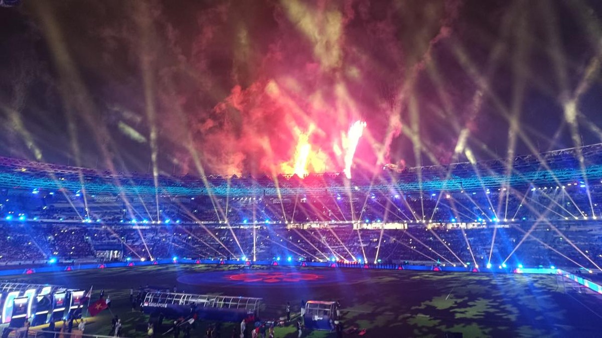 Agnes Monica dan Kembang Api Meriahkan Pembukaan FIFA ASEAN Cup di SUGBK