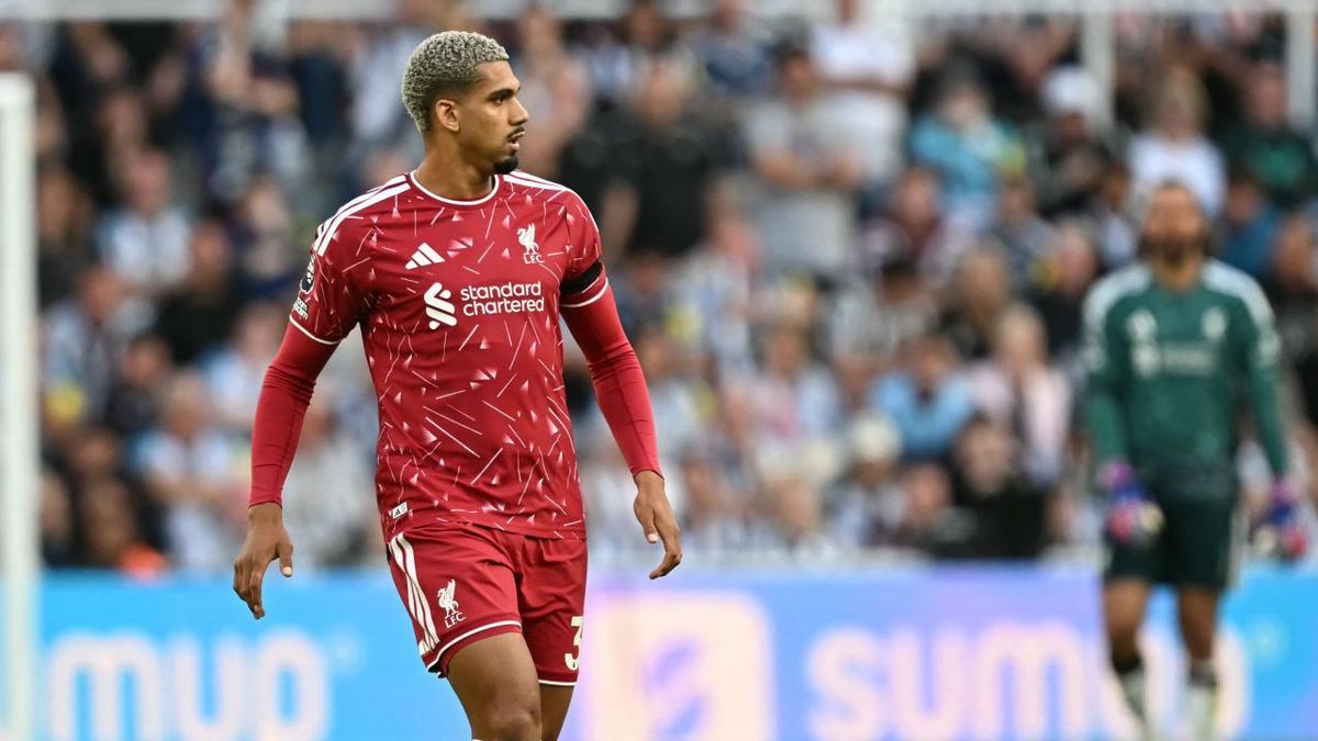 Bahagia di Liverpool, Ronald Araujo Intip Potensi Transfer dari Barcelona