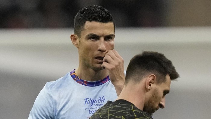 Ronaldo Beri Dukungan ke Messi yang Berduka