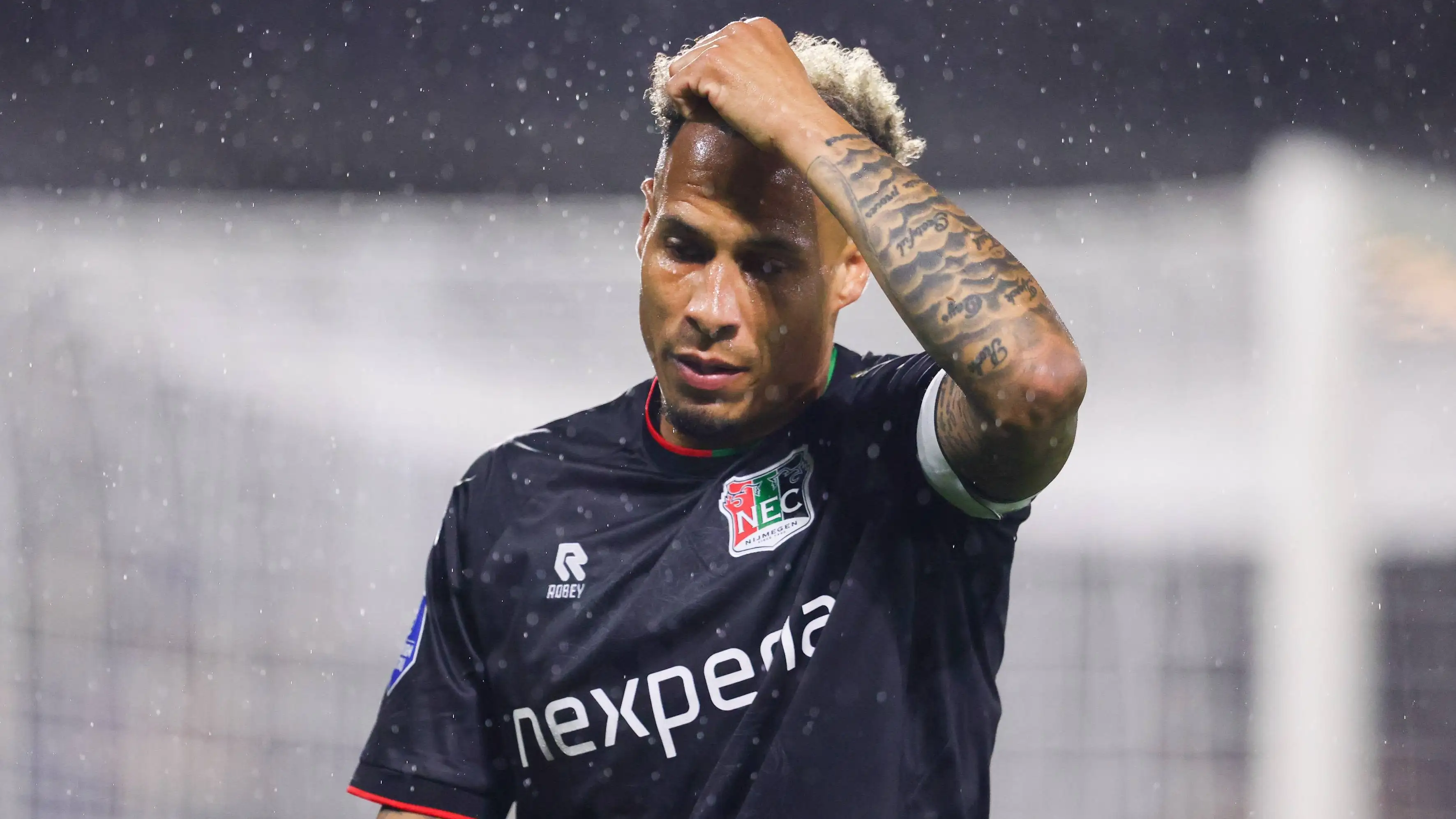 Bintang Eredivisie tampil mengecewakan: 'Dia tinggal setengah dari dirinya musim lalu...'