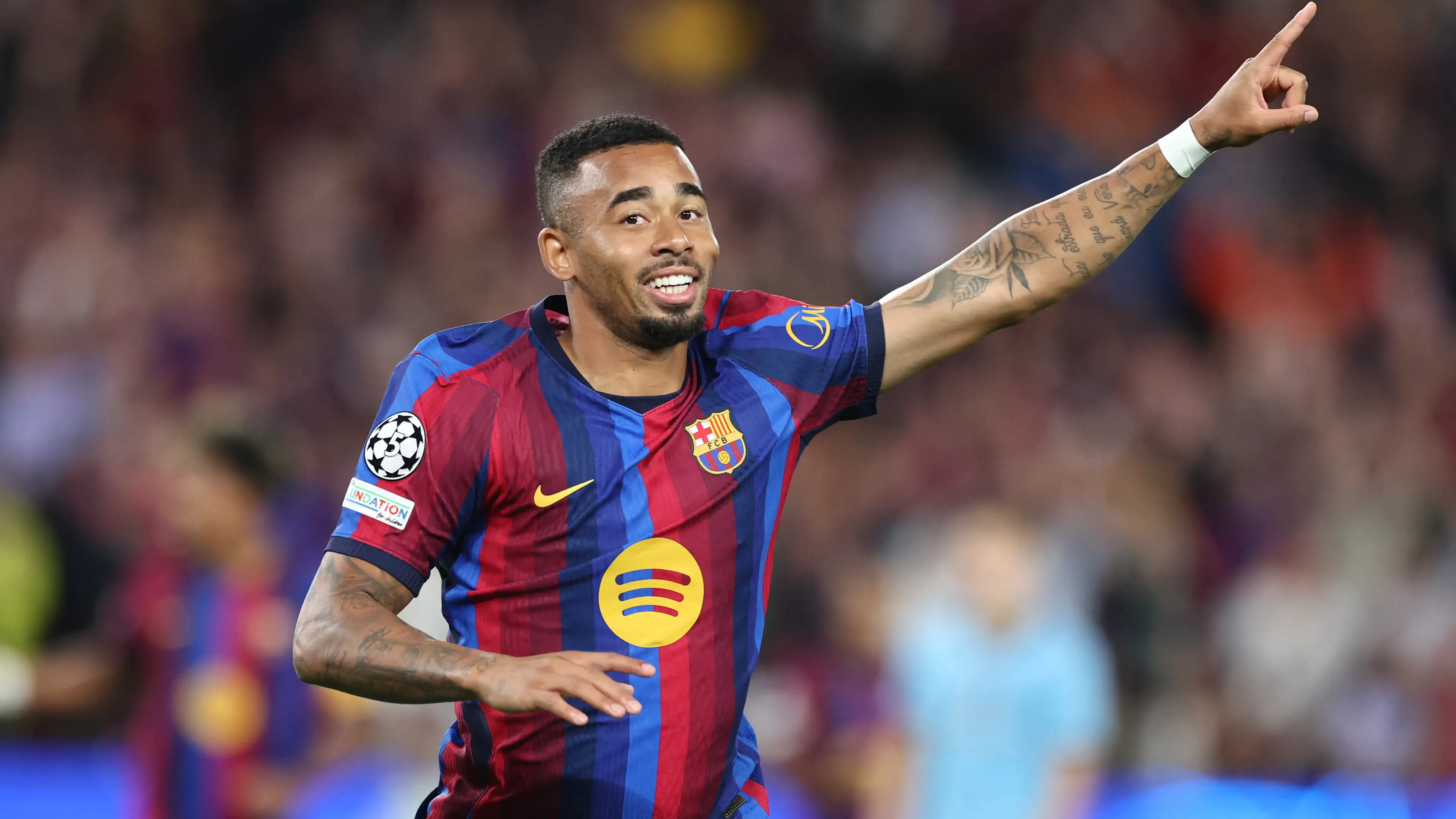 Jesus Menantang Raphinha: Saya Tak Ingin Mencetak Gol Mudah bersama Barcelona