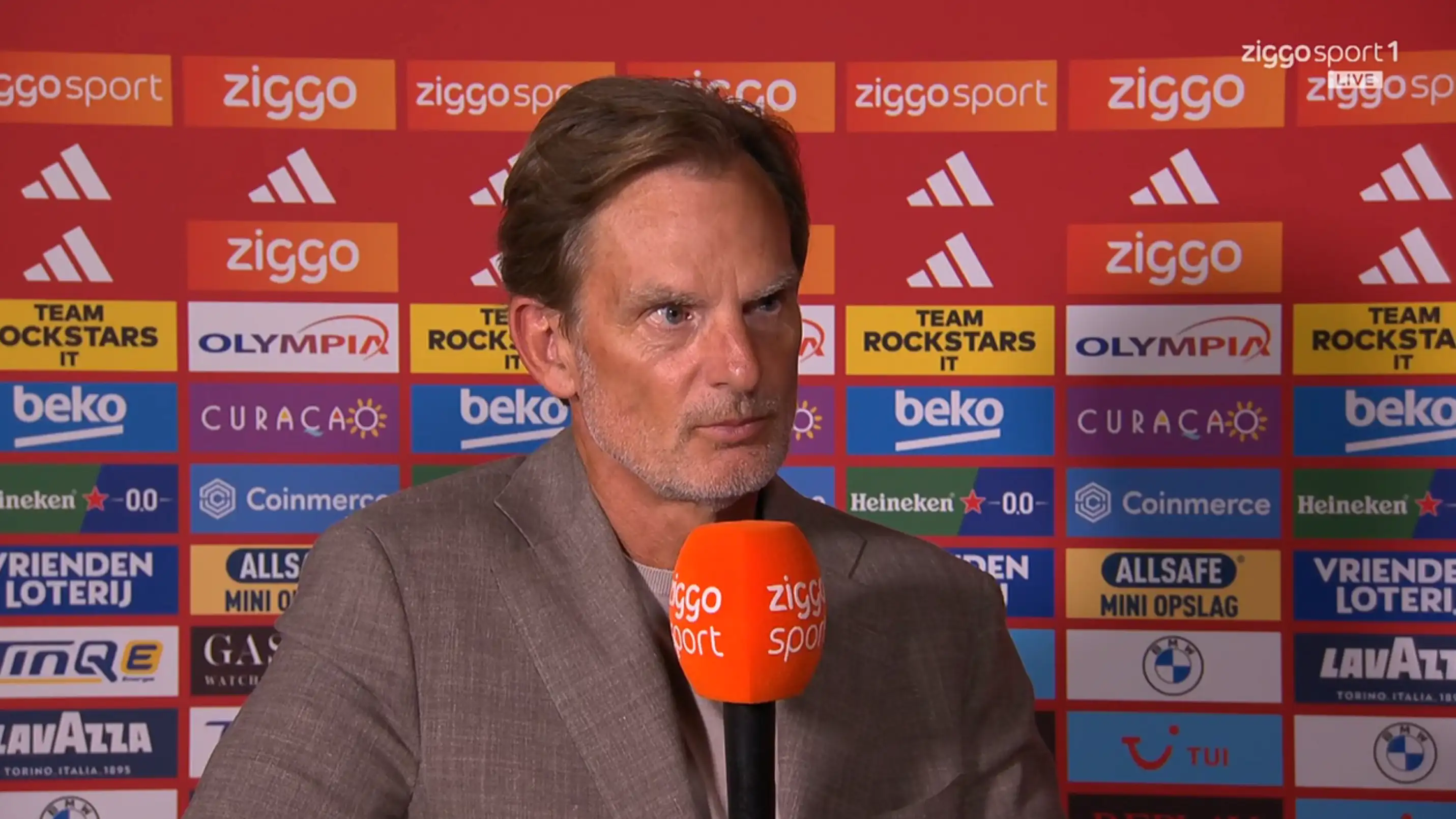 Ronald de Boer menyarankan Ajax: "Jangan datangkan! Ada yang salah dengan anak itu"