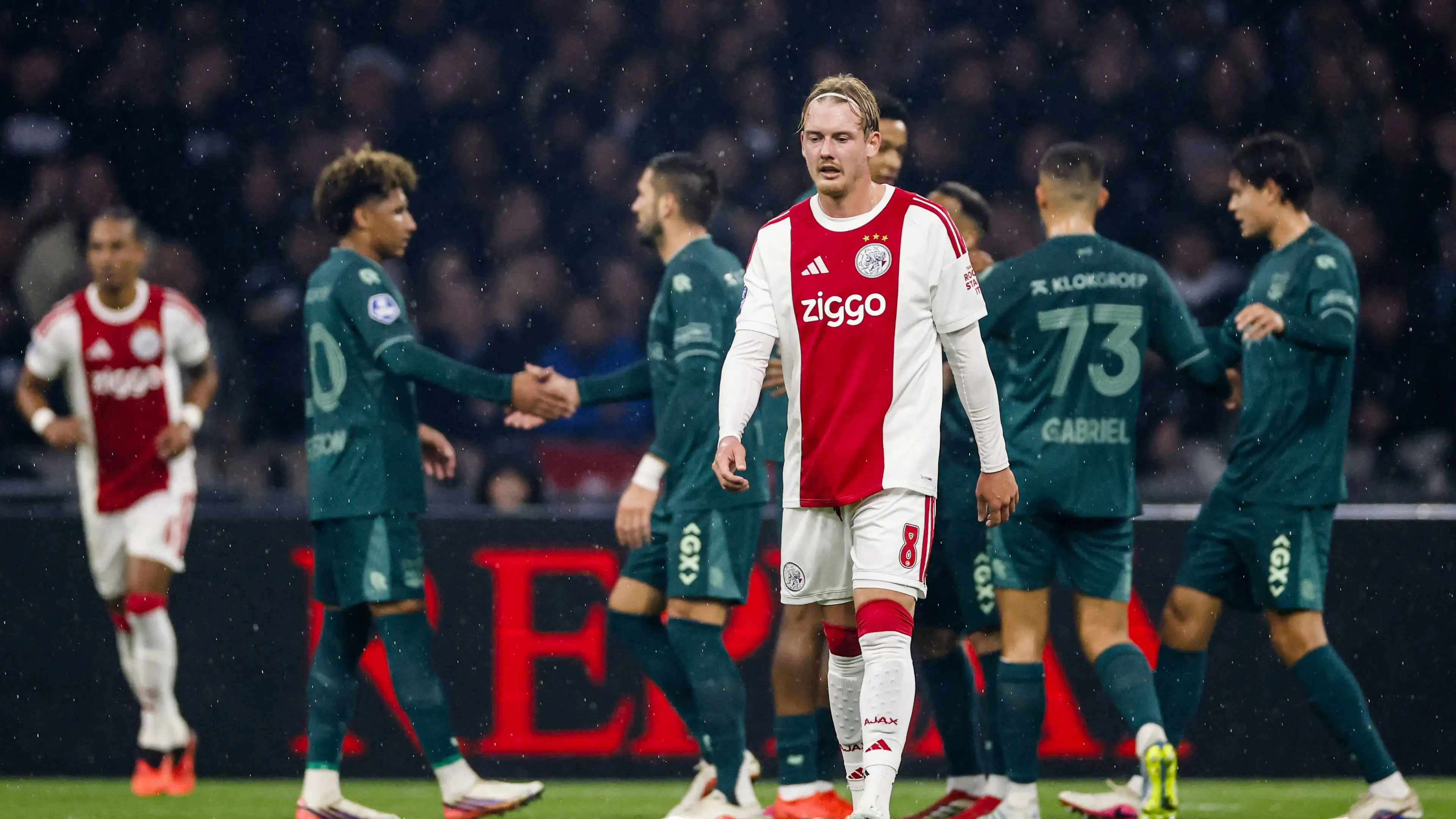 Ajax dibuat frustrasi oleh NEC dan melihat ketertinggalan dari Feyenoord makin melebar