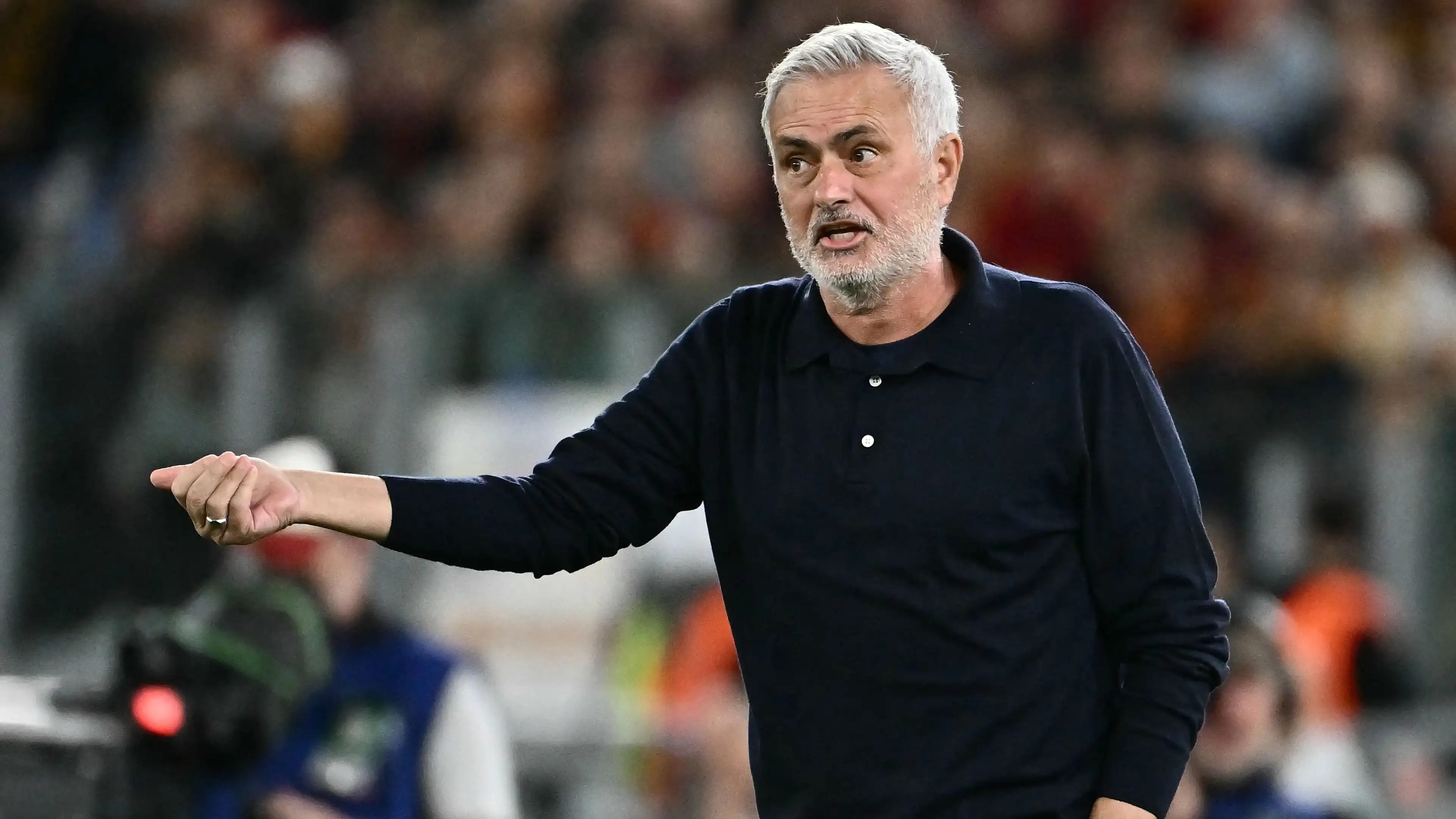 Perselisihan terbuka antara Mourinho dan Valverde setelah malam gila di Roma