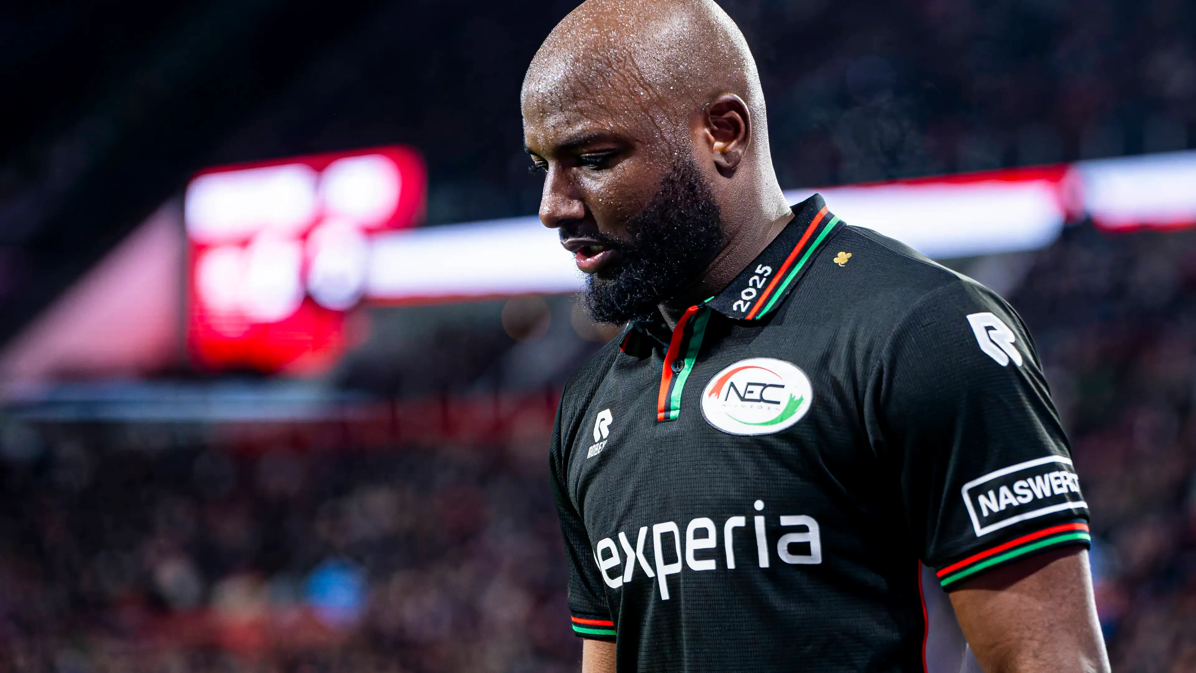 Jetro Willems (32) tiba-tiba muncul sebagai pelatih akademi di klub Eredivisie