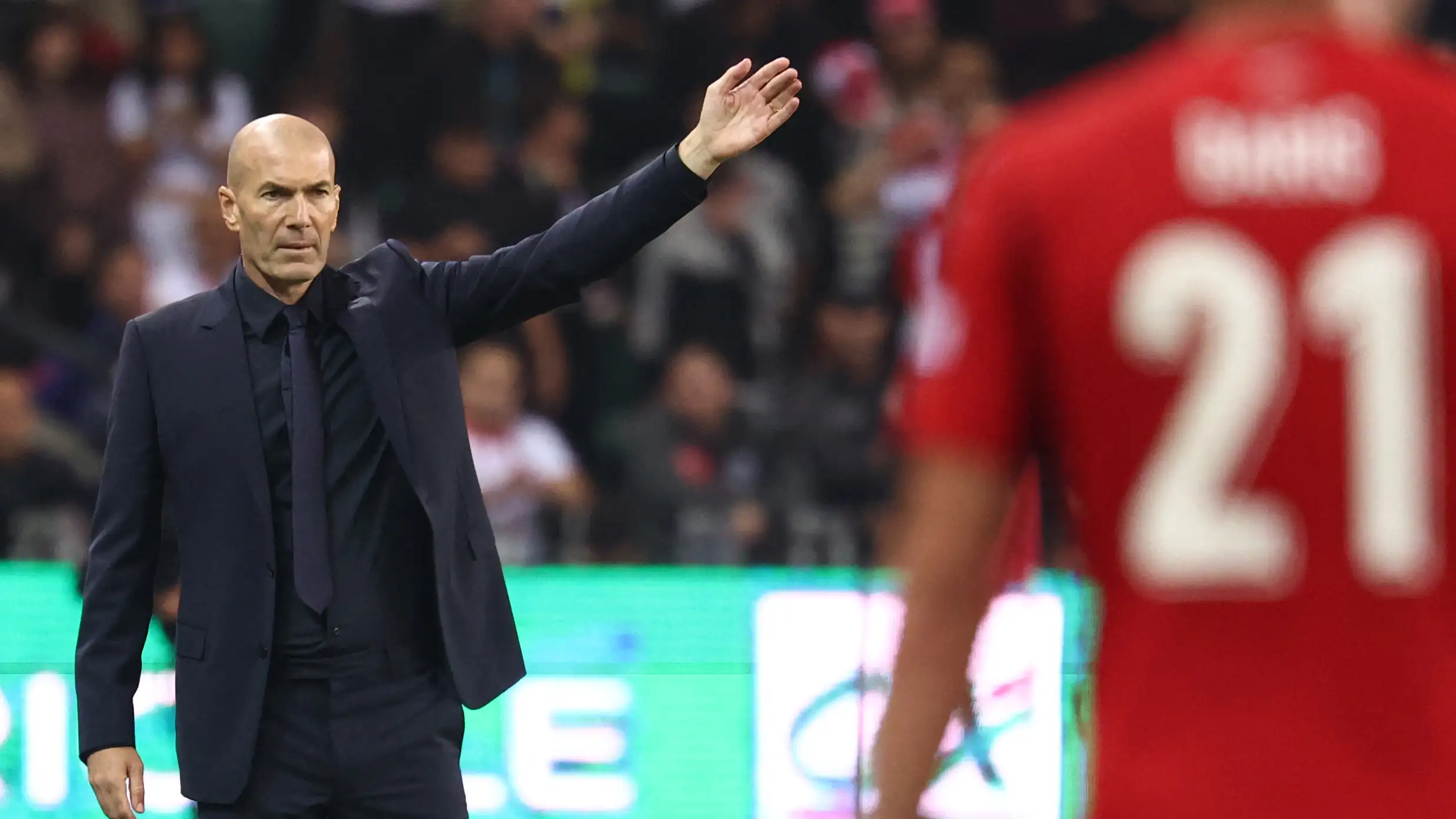 Zidane Mengubah Peran Rayan Cherki, dan Sang Pemain Merespons dengan Cara Sempurna