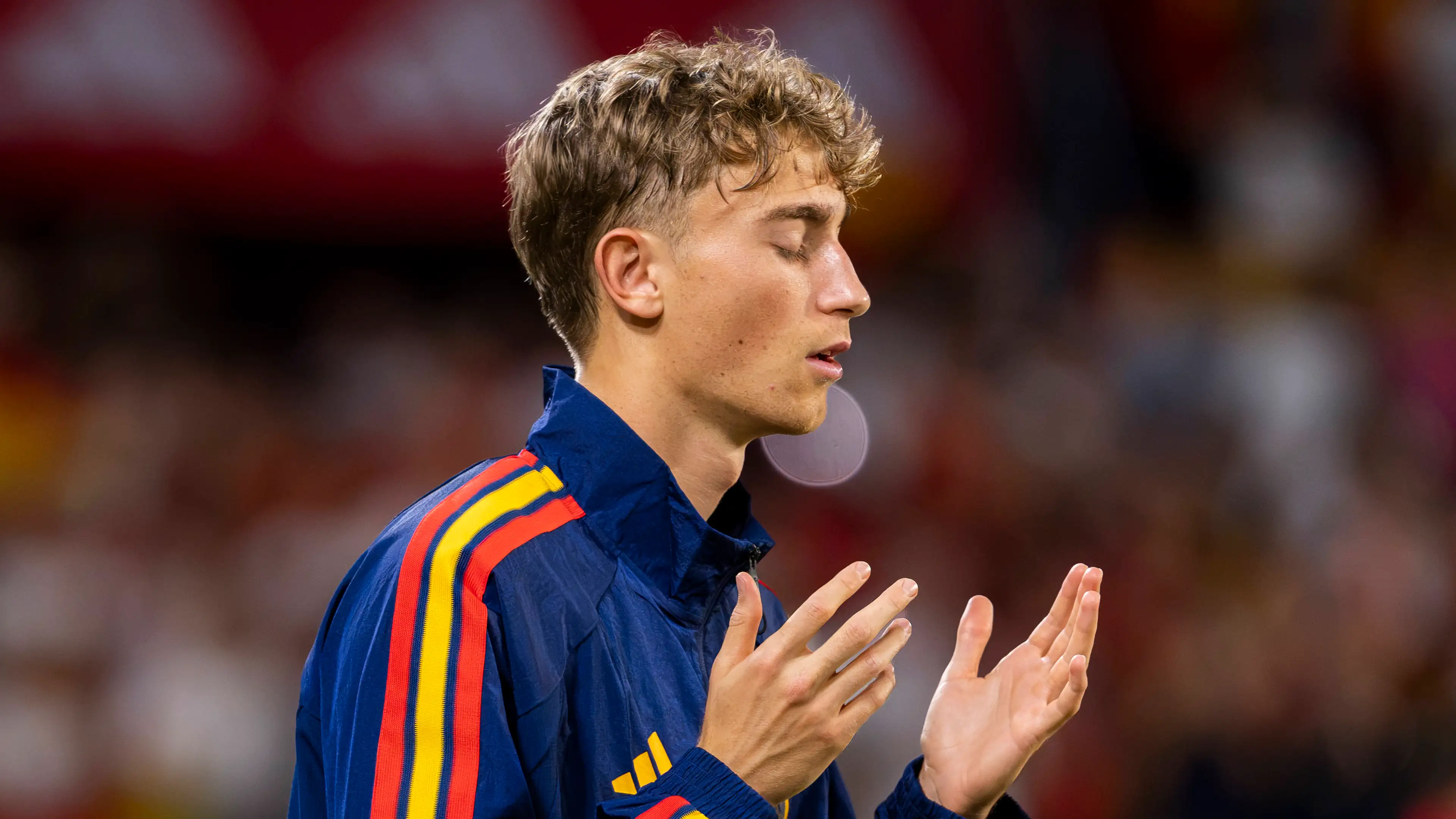 Dean Huijsen melanggar hukum Spanyol, fotonya beredar di internet: fans Real Madrid murka