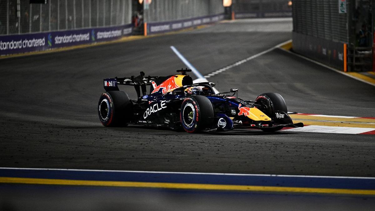 Max Verstappen Menang Perdana di F1 GP Singapura, Ungguli Charles Leclerc