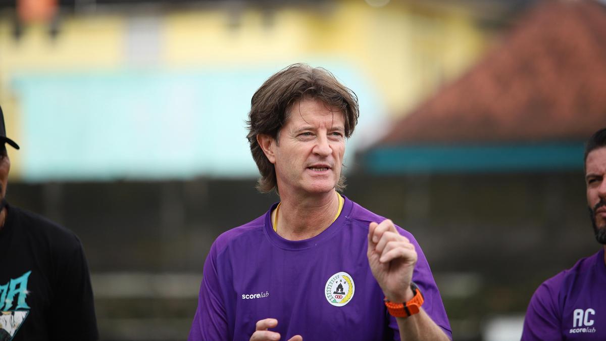 Jelang Derby Mataram, Pieter Huistra Sambut Komitmen Damai Suporter