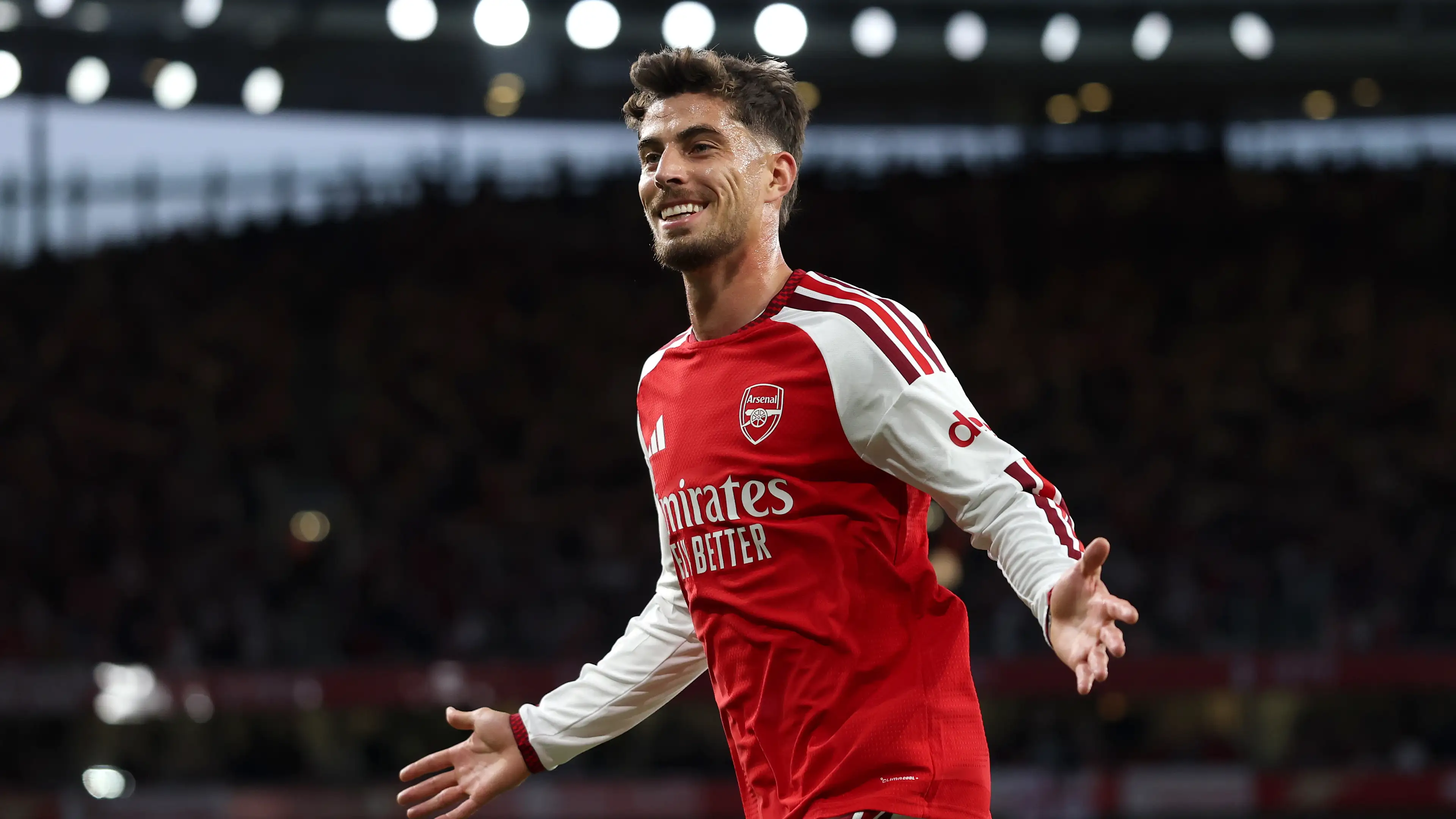Juara bertahan Arsenal memulai musim baru Premier League dengan kemenangan meyakinkan