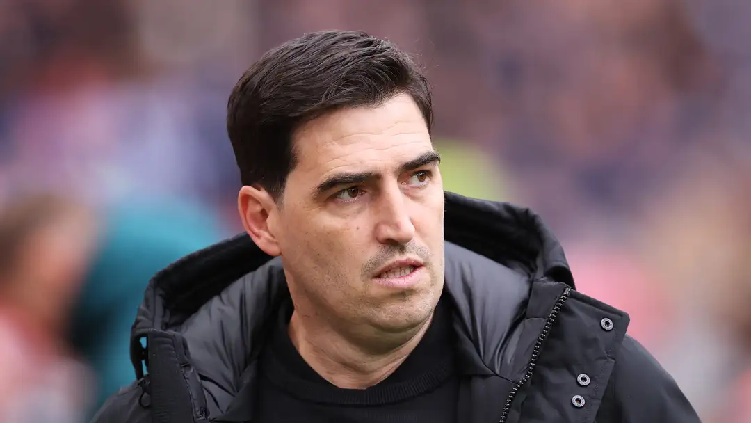 Pelatih Liverpool Andoni Iraola ungkap kemenangan 'bikin ketagihan' jelang laga Carabao Cup melawan Chelsea asuhan Xabi Alonso