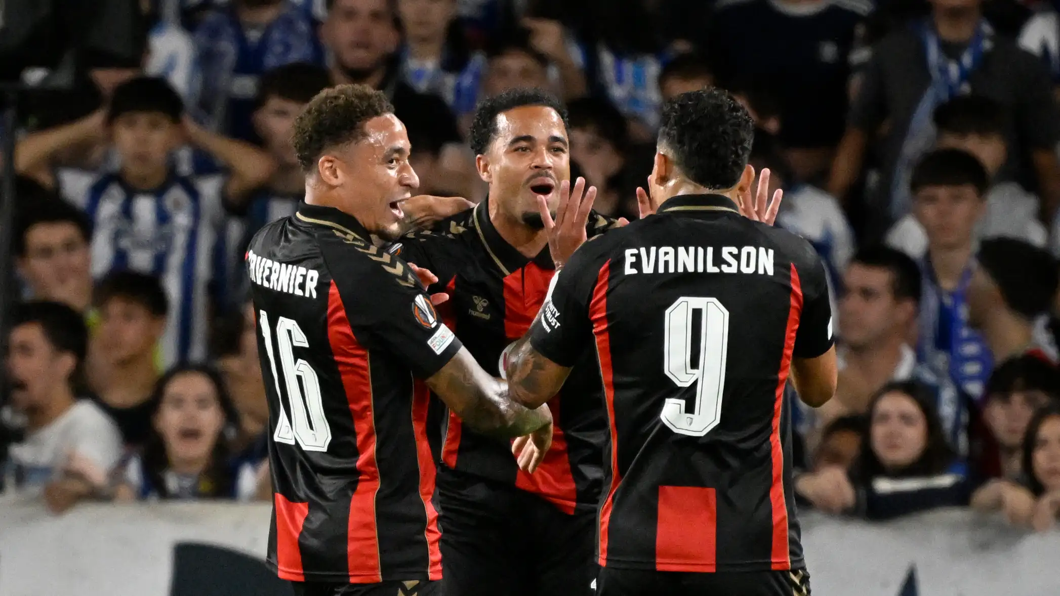 Justin Kluivert menorehkan sejarah pada malam Liga Europa yang menggembirakan bagi AFC Bournemouth
