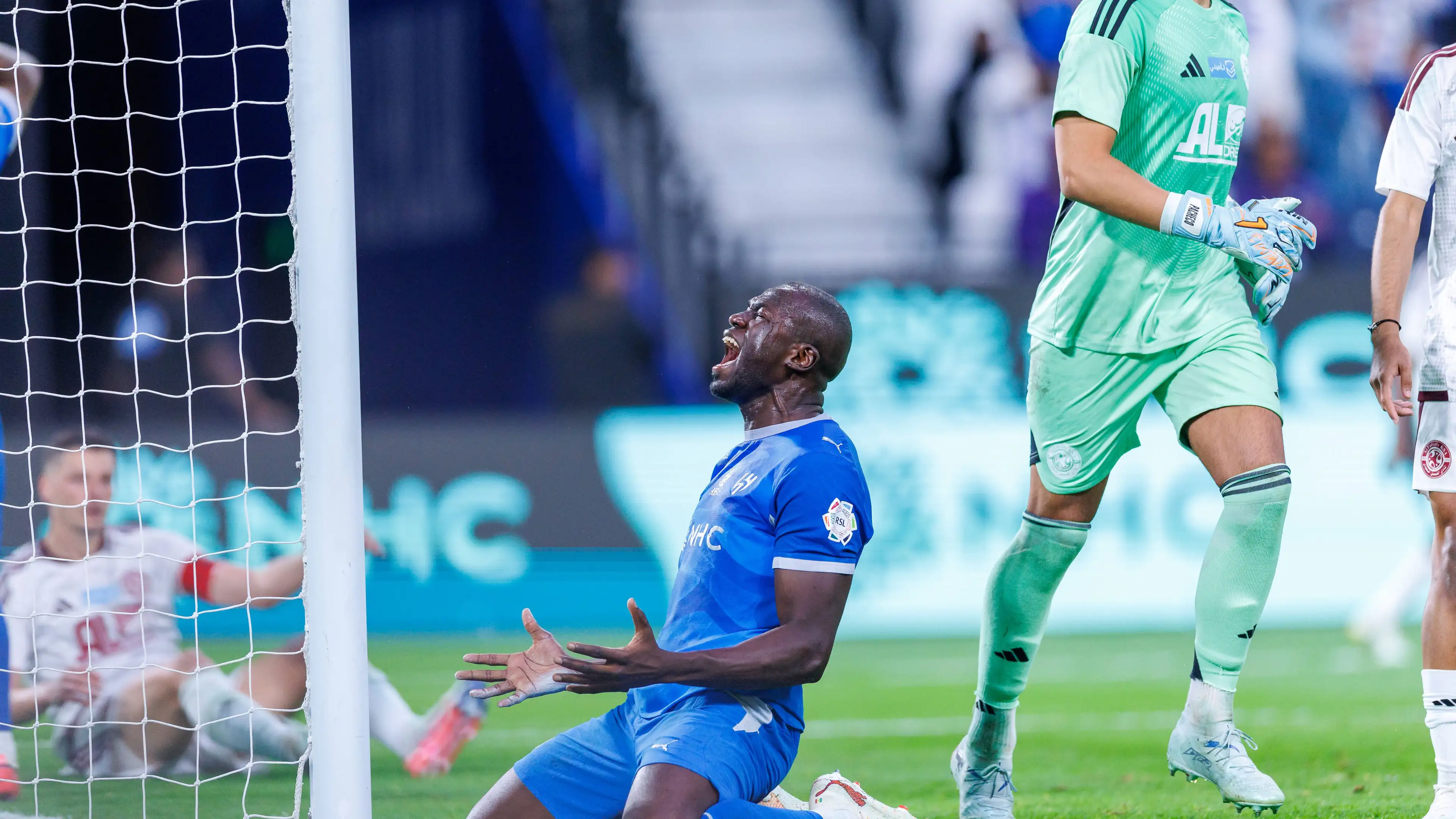 50 Kasus Pingsan dan Penonton Meninggalkan Stadion, Cuaca Merusak Pesta Lima Gol Al Hilal atas Al Khaleej!