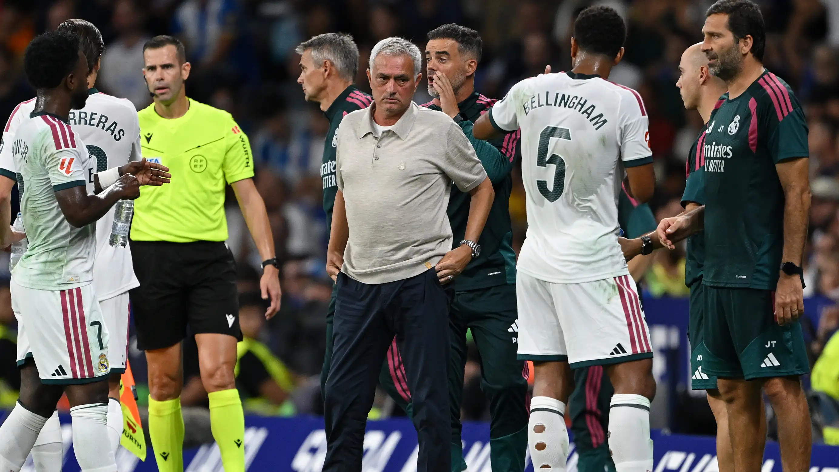 Kebingungan besar: Mourinho tetapkan susunan pemain laga Real Sociedad kecuali satu posisi