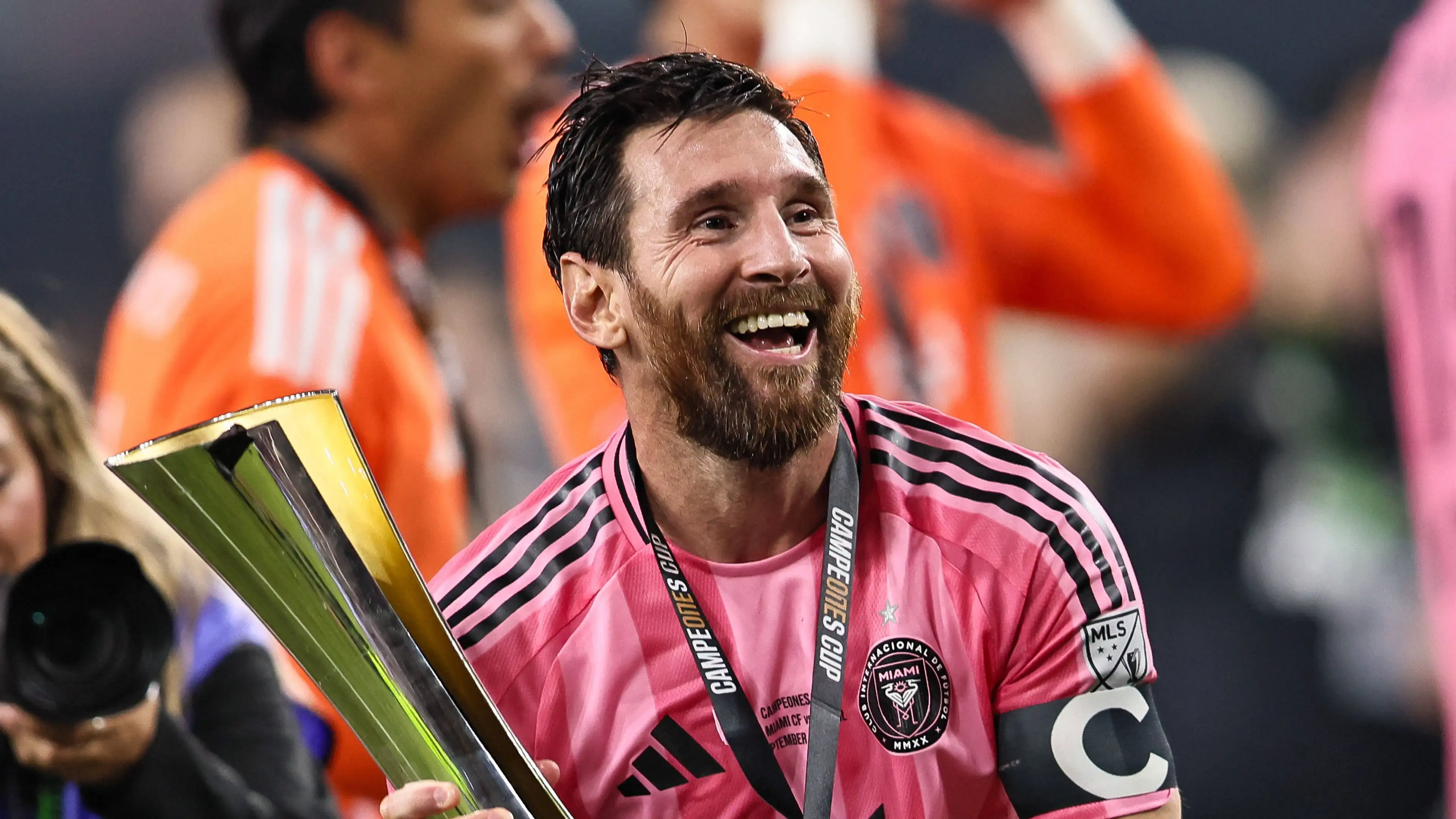 Lionel Messi mencetak gol indah dan mencapai tonggak istimewa