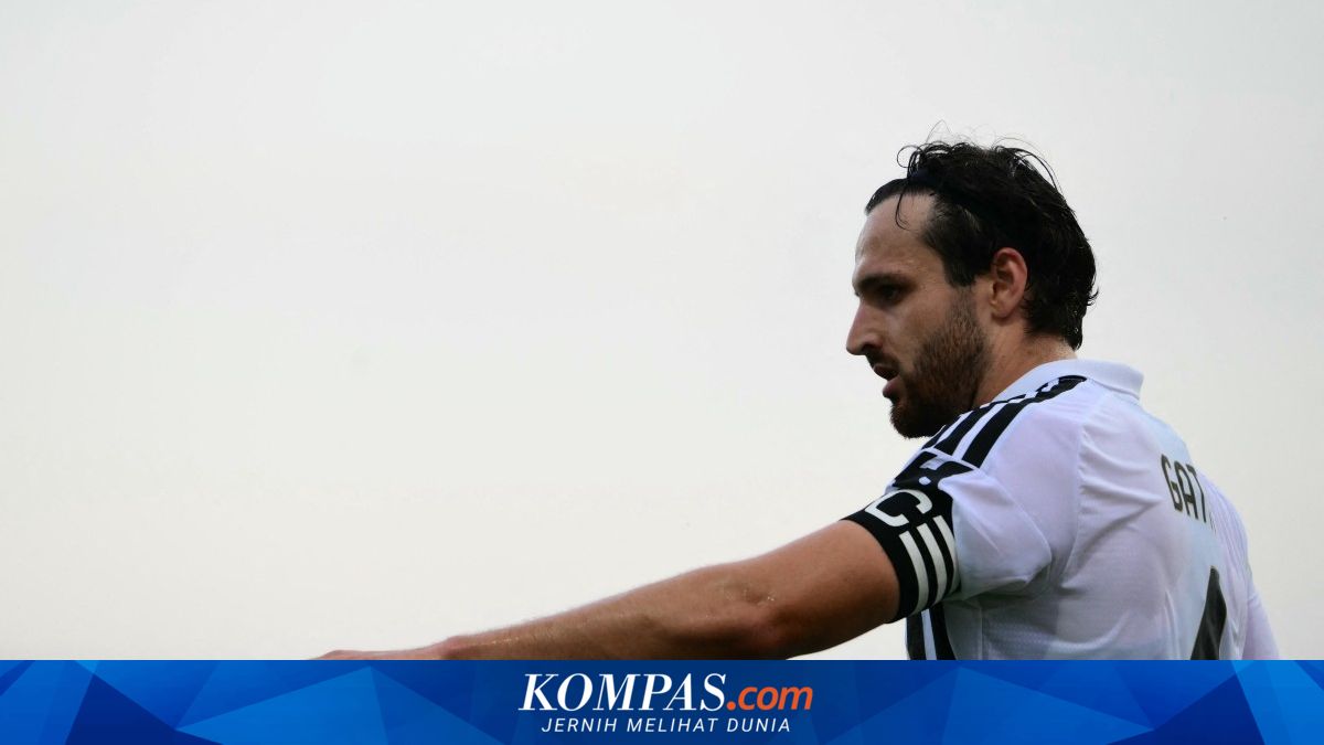 Momen Federico Gatti Terjungkal Usai Ditabrak Fan Juventus