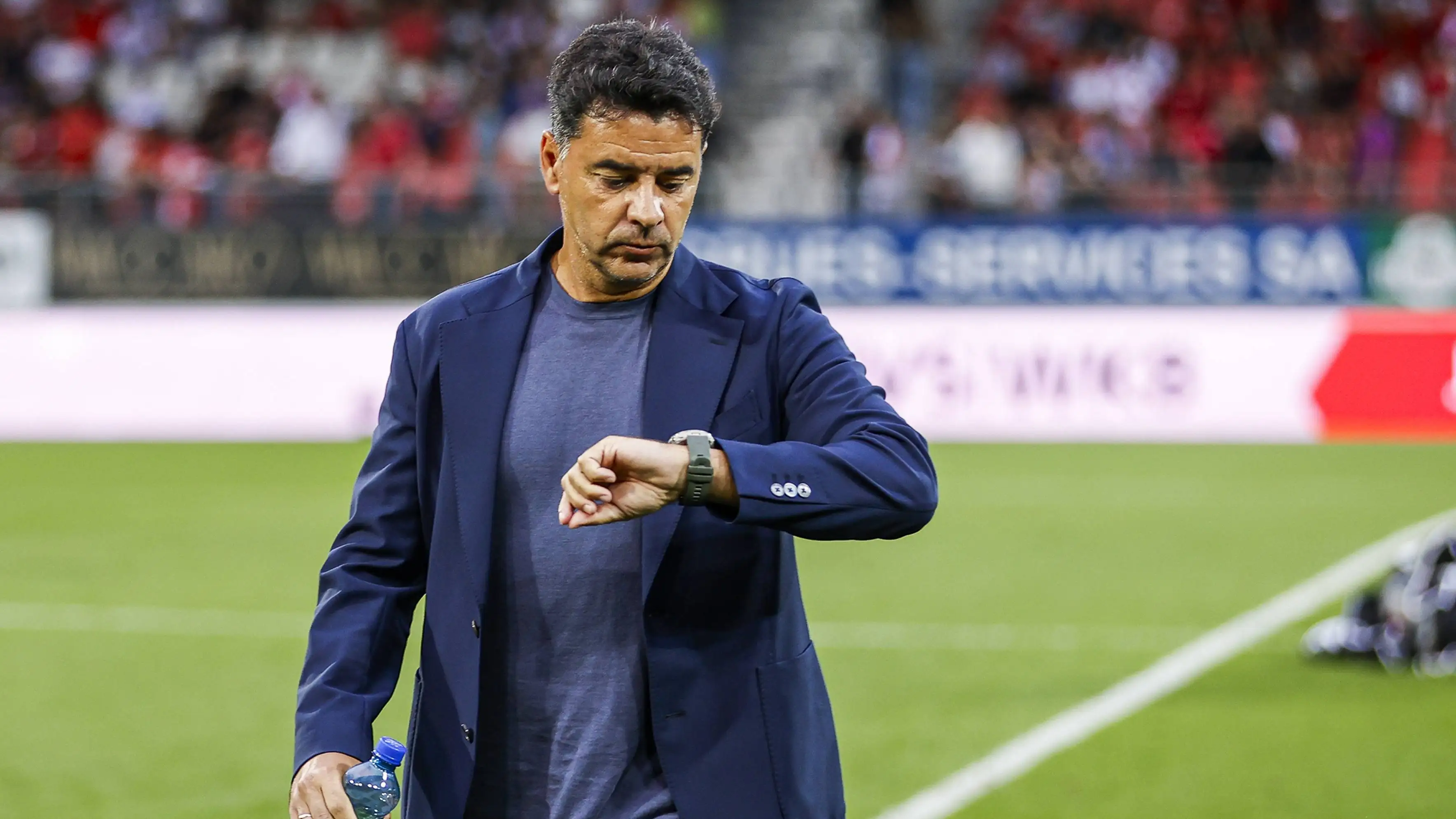 Míchel Sánchez melontarkan kritik terbuka kepada pemain inti Ajax saat melawan Sion