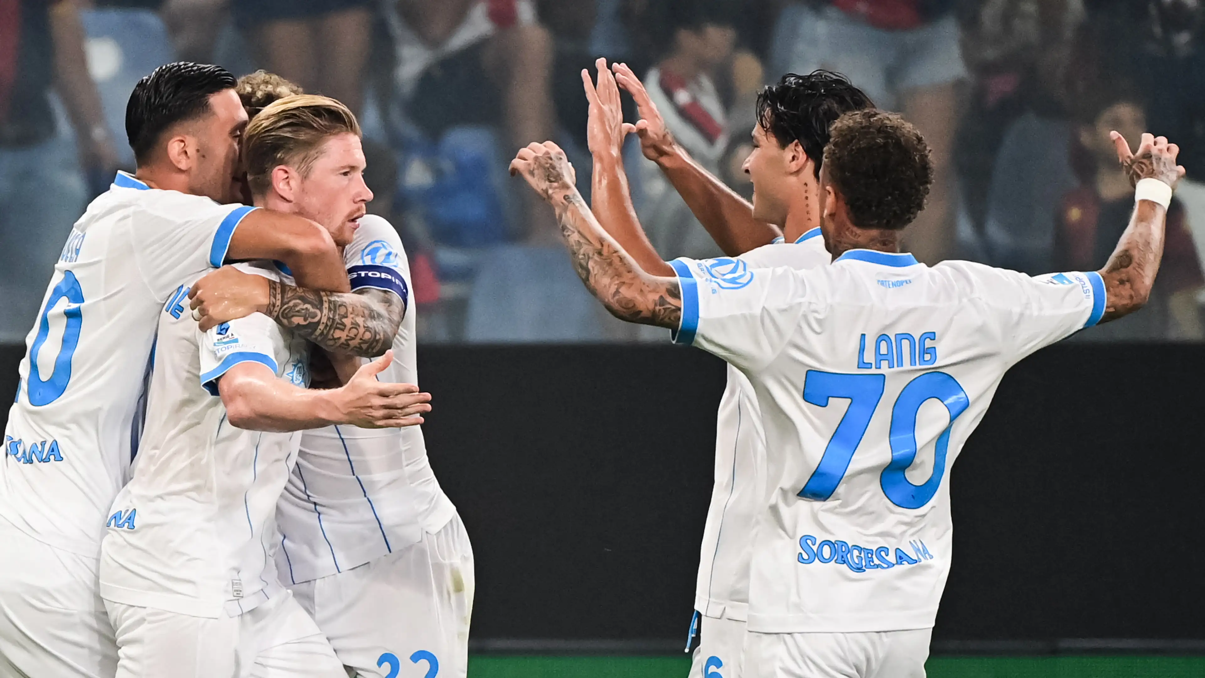 Kevin De Bruyne membuat Justin Bijlow tak berdaya dan membawa Napoli meraih kemenangan atas Genoa yang murka