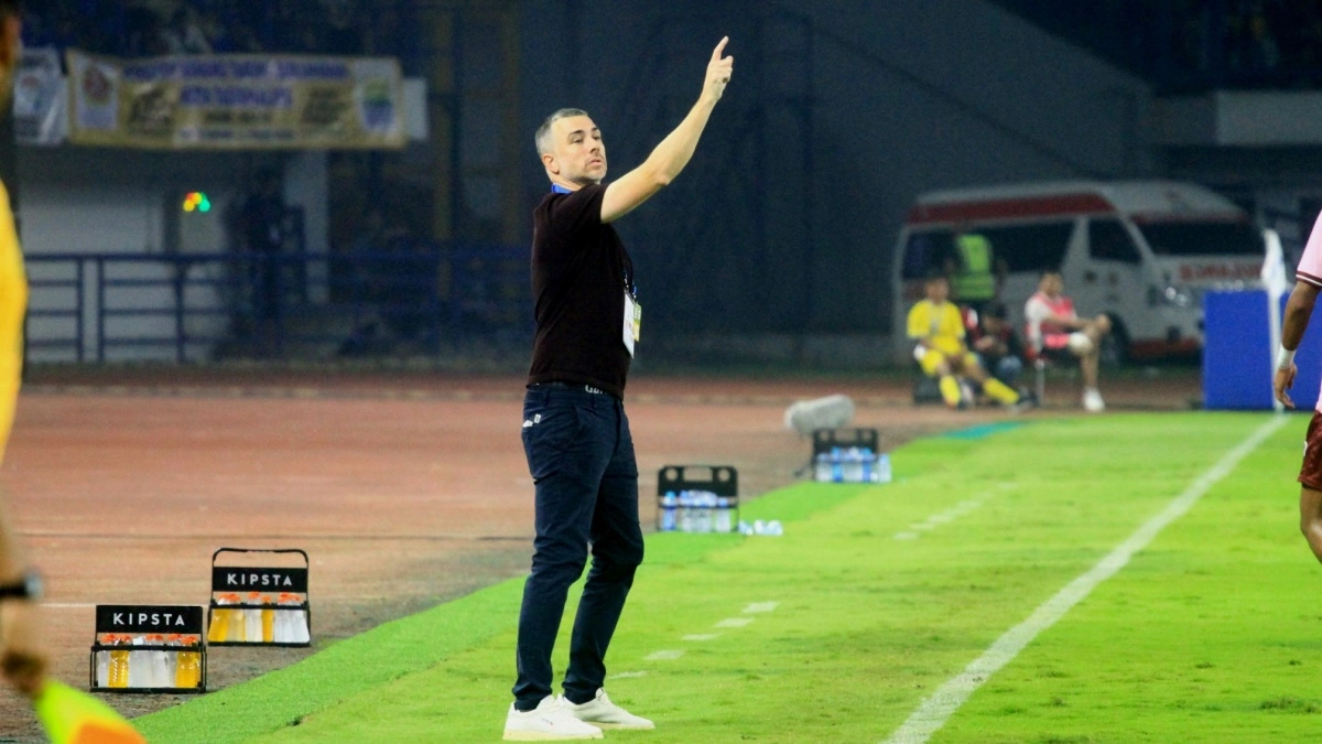 Persik Keok di Markas Persija, Marcos Reina Keluhkan Rumput JIS