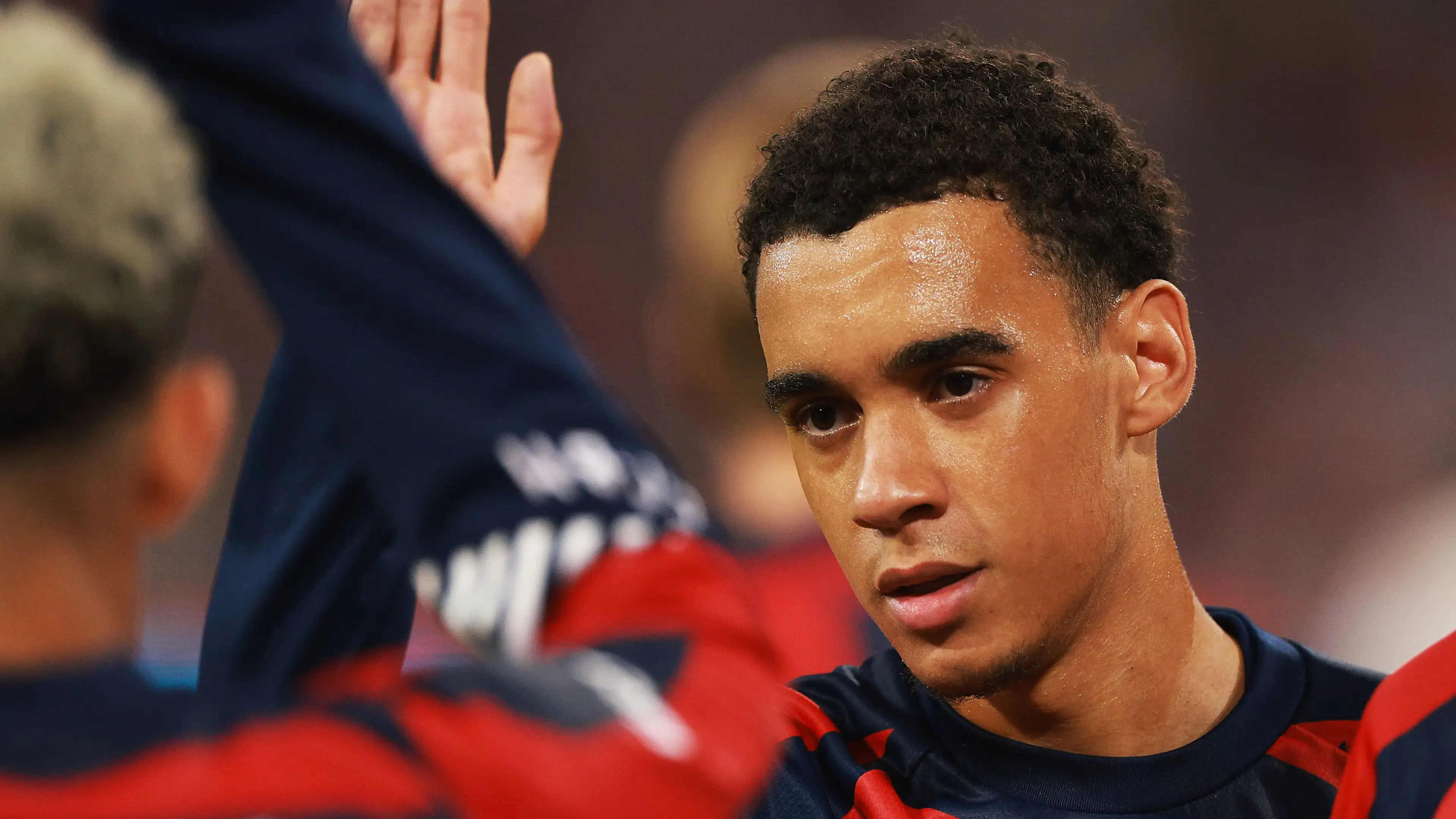 Semua kembali terkendali dan peringatan untuk rekan setim? Detail penyakit Jamal Musiala dari Bayern Munchen terungkap