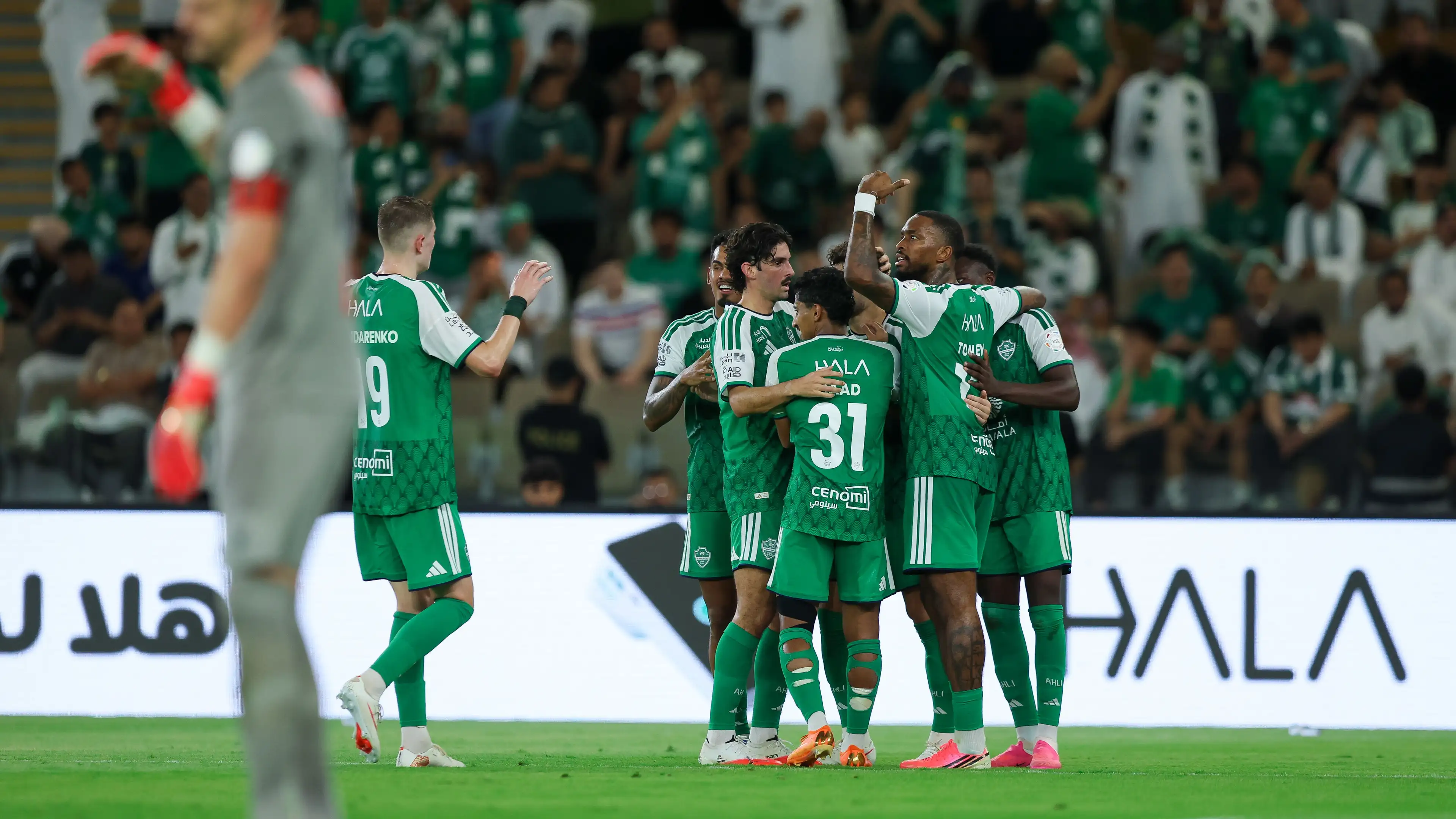 Video: Hussein Abdulghani: Bosic menambah masalah Al-Ahli, dan sikapnya terhadap Artem adalah kesalahan besar