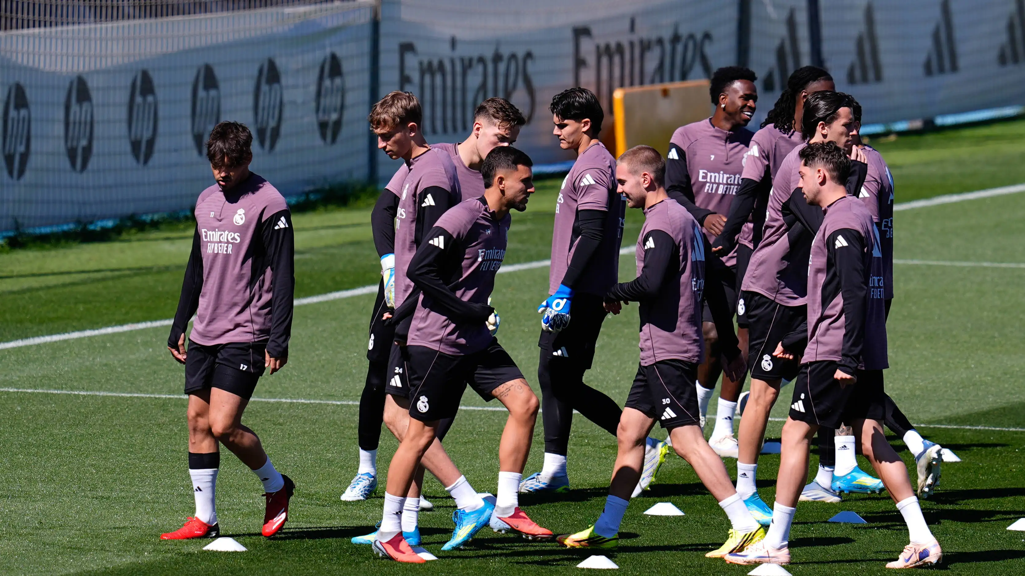 Celah hukum yang membuat mantan bintang Real Madrid tetap ada di pasar: bursa transfer tidak akan ditutup pada 1 September!