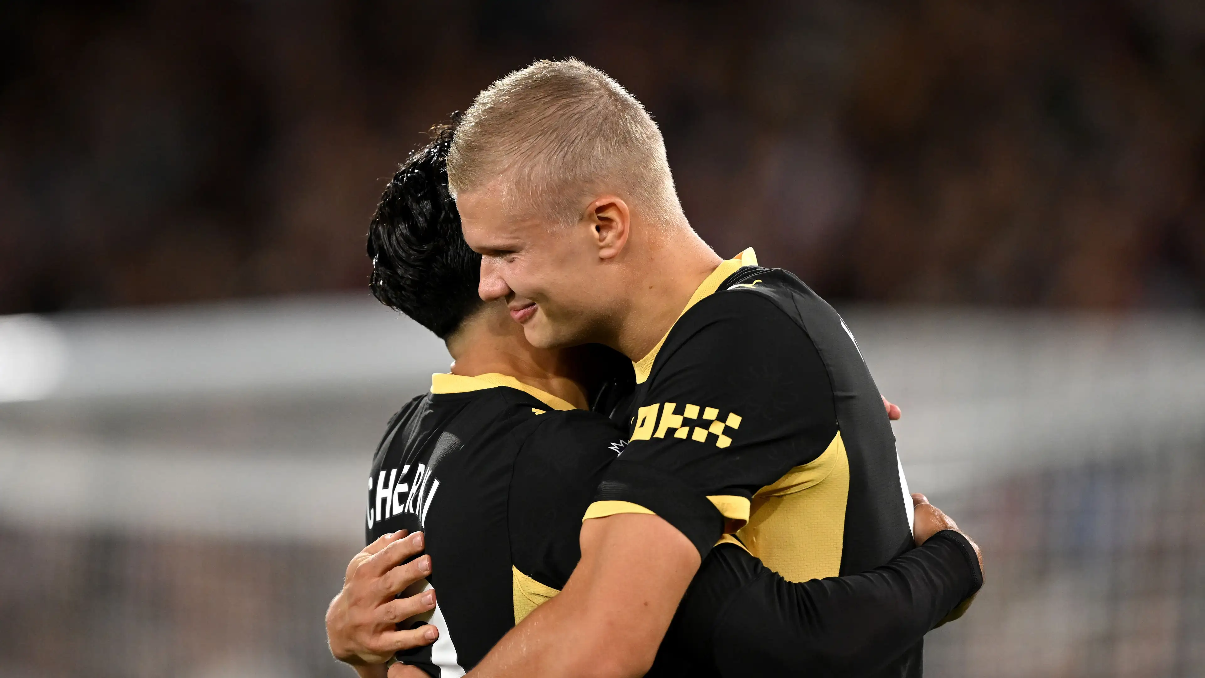 Penampilan gemilang Erling Haaland dan Rayan Cherki mengantar Manchester City meraih kemenangan meyakinkan