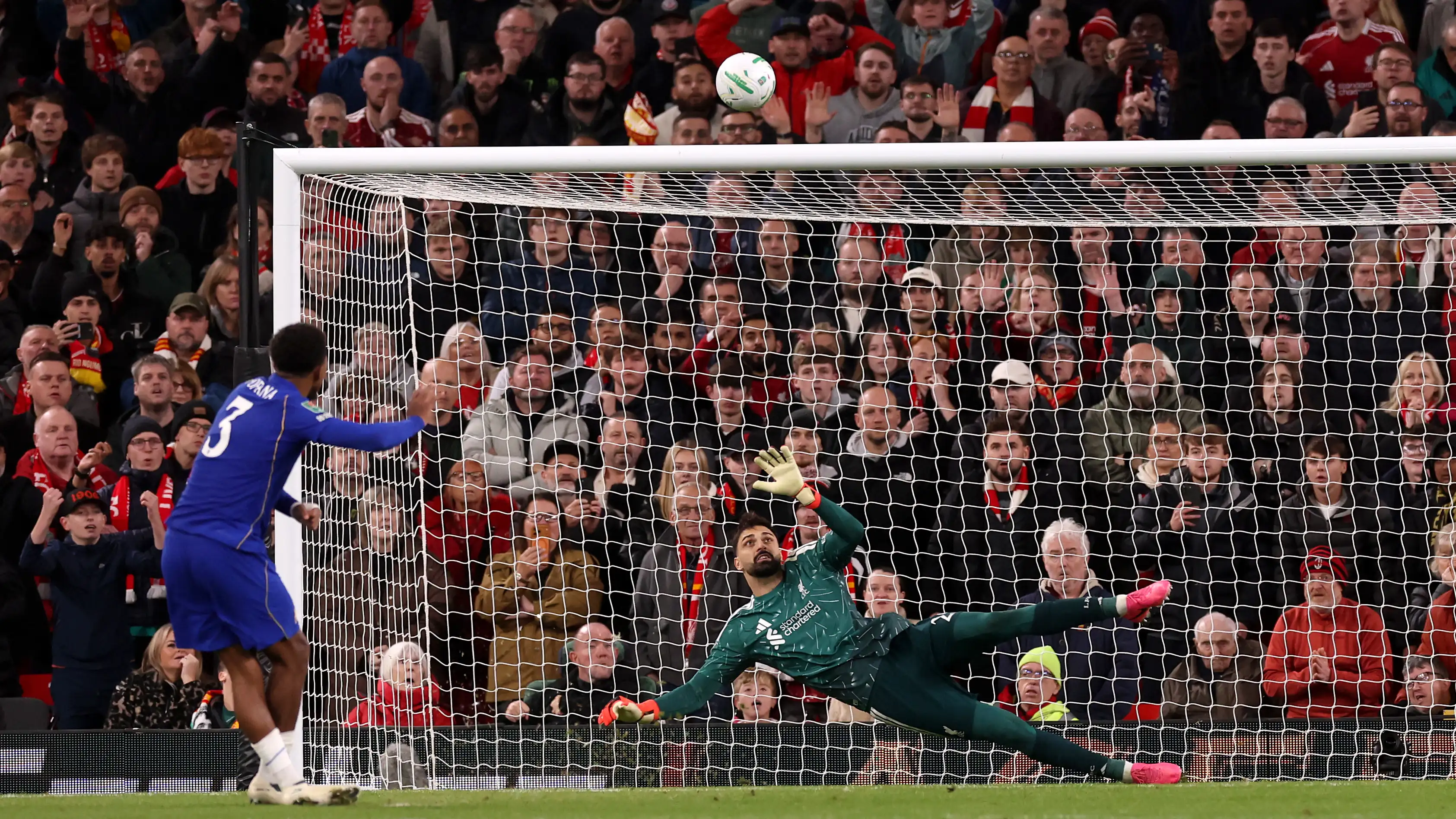 Video: Tendangan Fofana yang melebar menyingkirkan Chelsea dan meloloskan Liverpool