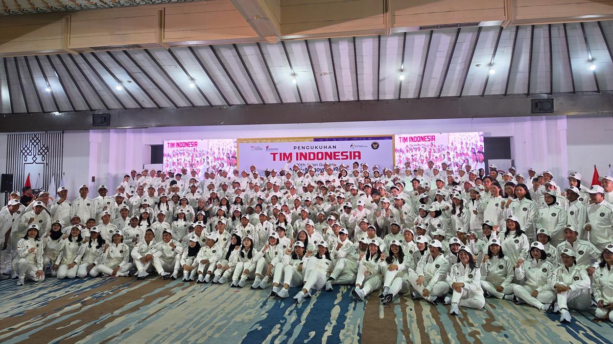 Pengukuhan Kontingen Asian Games 2026, Menpora Tantang Atlet Tingkatkan Prestasi