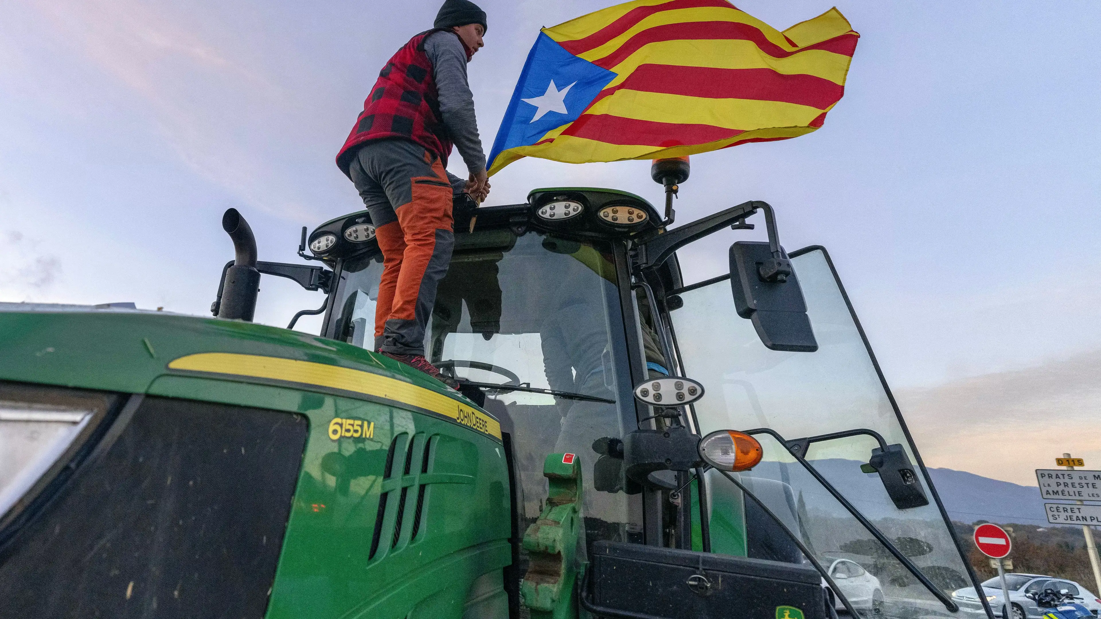 Cubarsí bersolidaritas dengan korban bendera "Estelada", lalu mengecam polisi