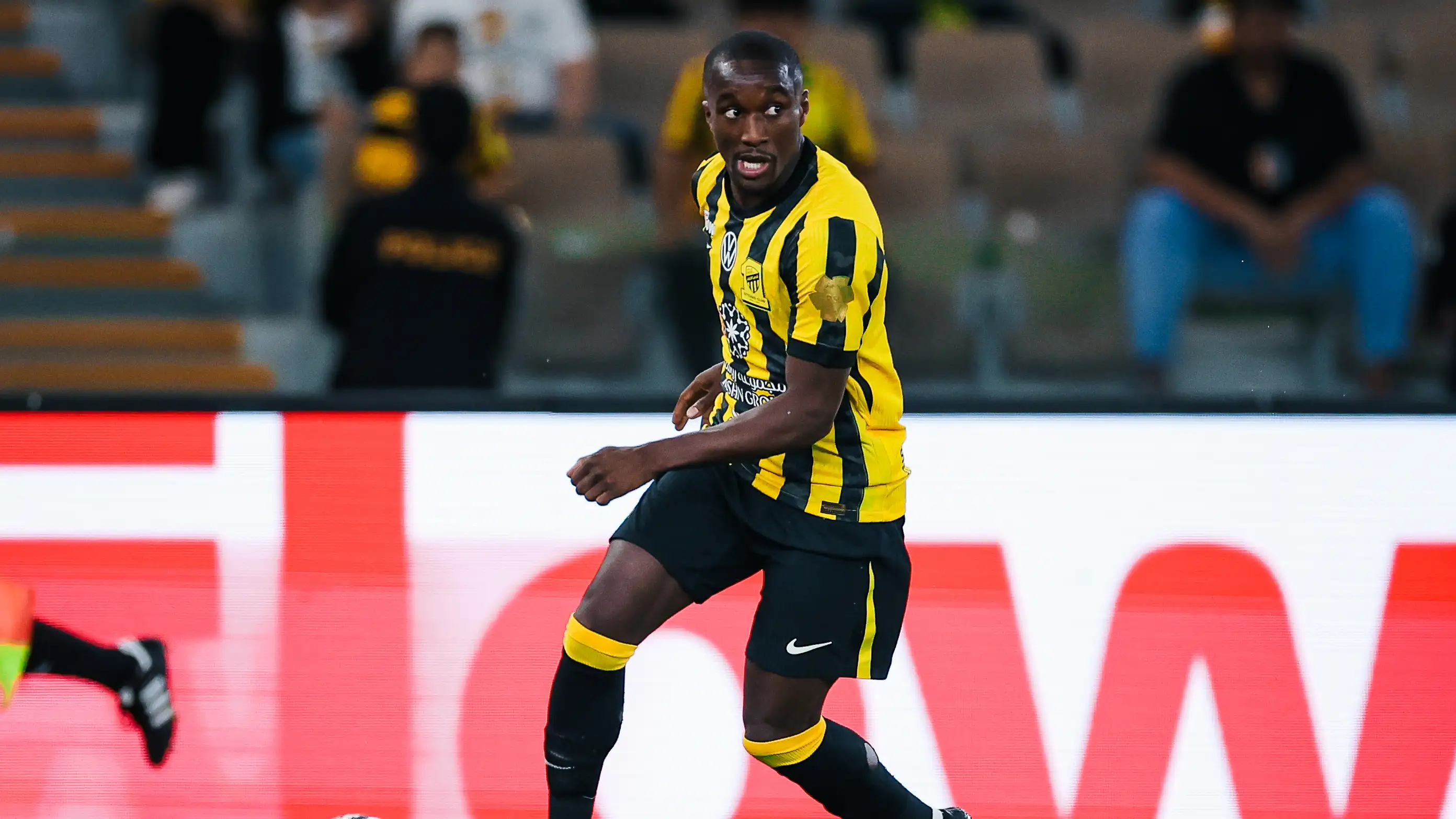 Lewat pesan singkat: Apakah Diaby memastikan kepergiannya dari Al Ittihad?