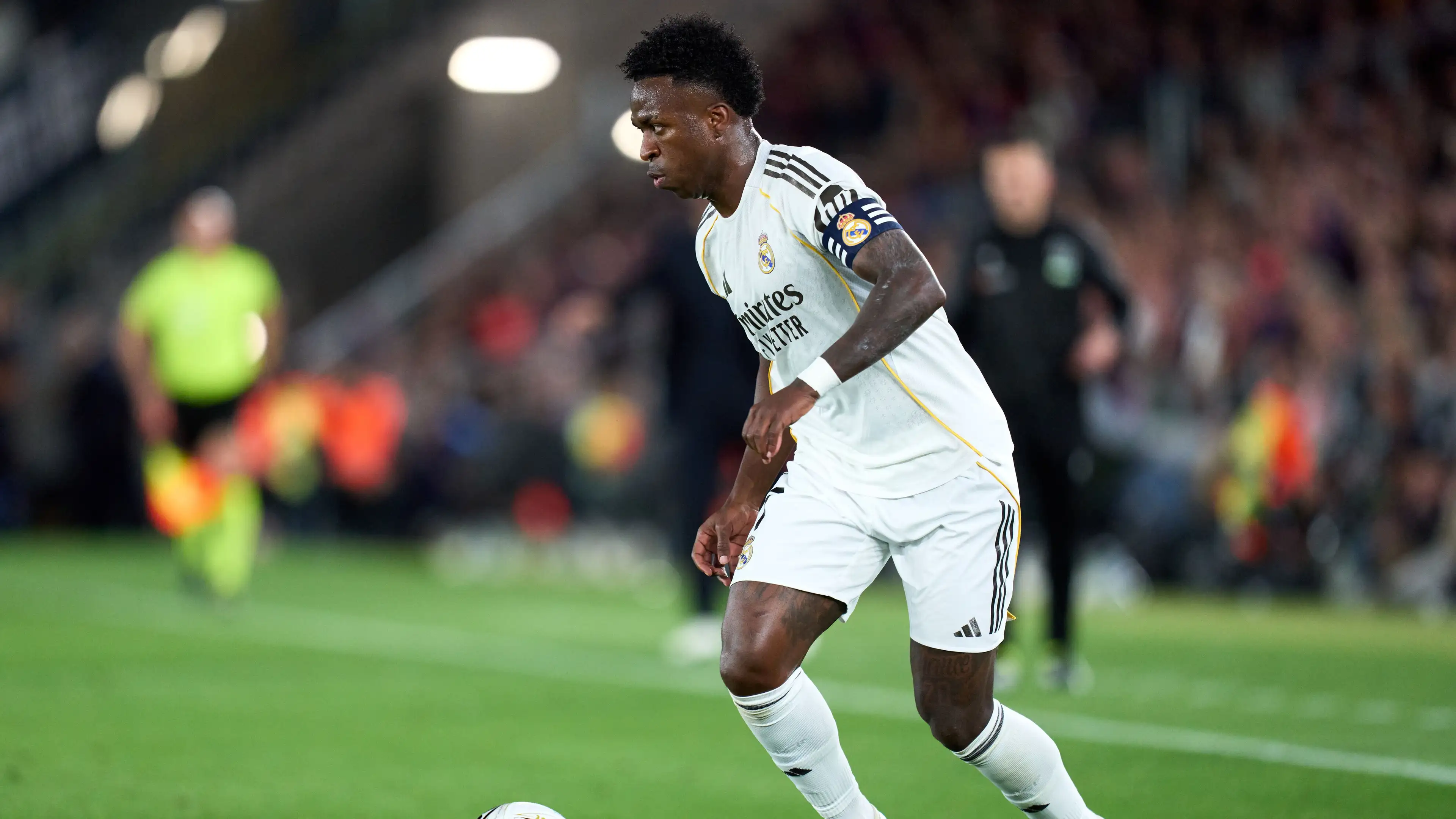 Strategi pemasaran atau isyarat kepergian? Vinicius Hapus Semua Fotonya di Instagram