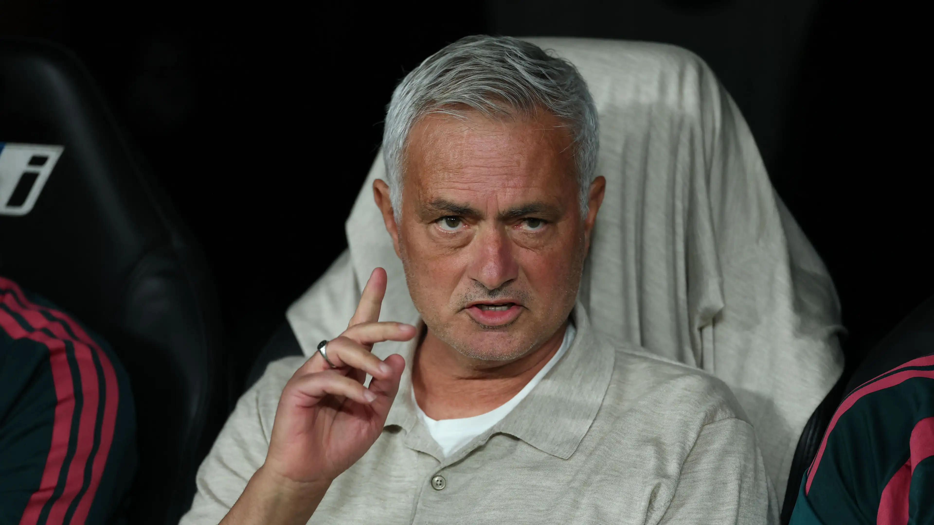 Mourinho: Khawatir dengan Barcelona? Real Madrid Tak Bisa Dibandingkan dengan Siapa Pun