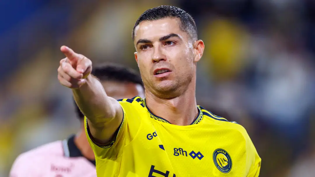 “Dia mencetak gol-gol mudah!” Legenda Al-Hilal Mohamed Al-Deayea meremehkan hat-trick terbaru Cristiano Ronaldo dan menyebut Joao Felix sebagai “nyawa” Al-Nassr yang sesungguhnya