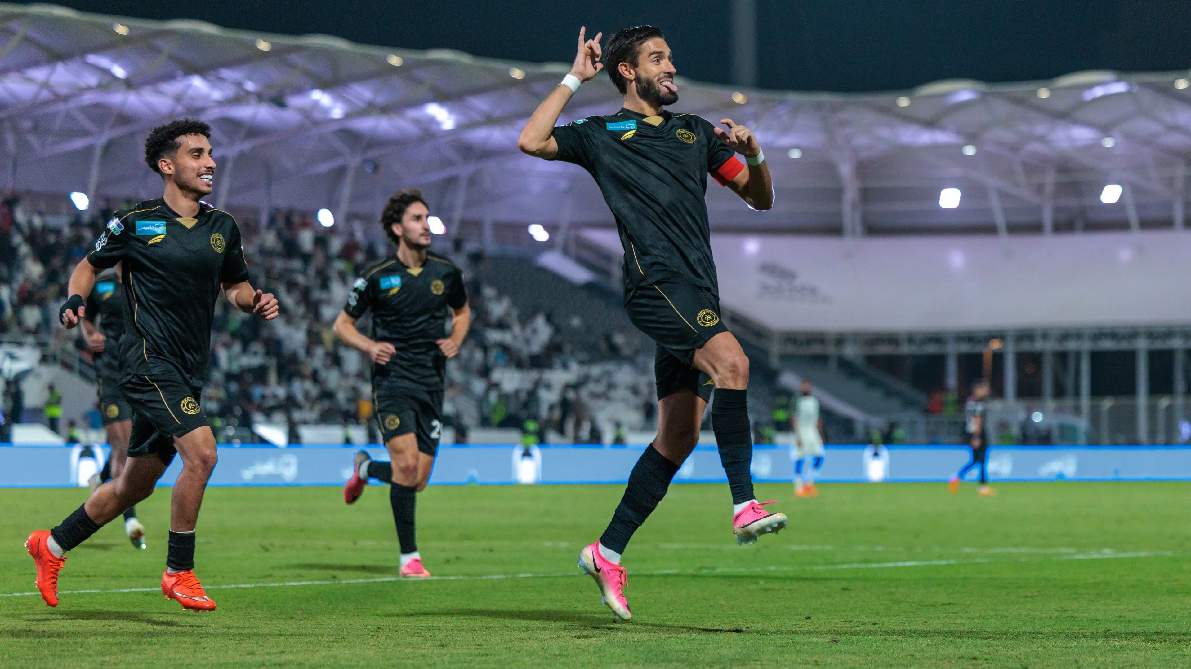 Dengan hat-trick luar biasa, Carrasco menghancurkan Al Ahli dan mencatatkan namanya dalam sejarah El Clasico