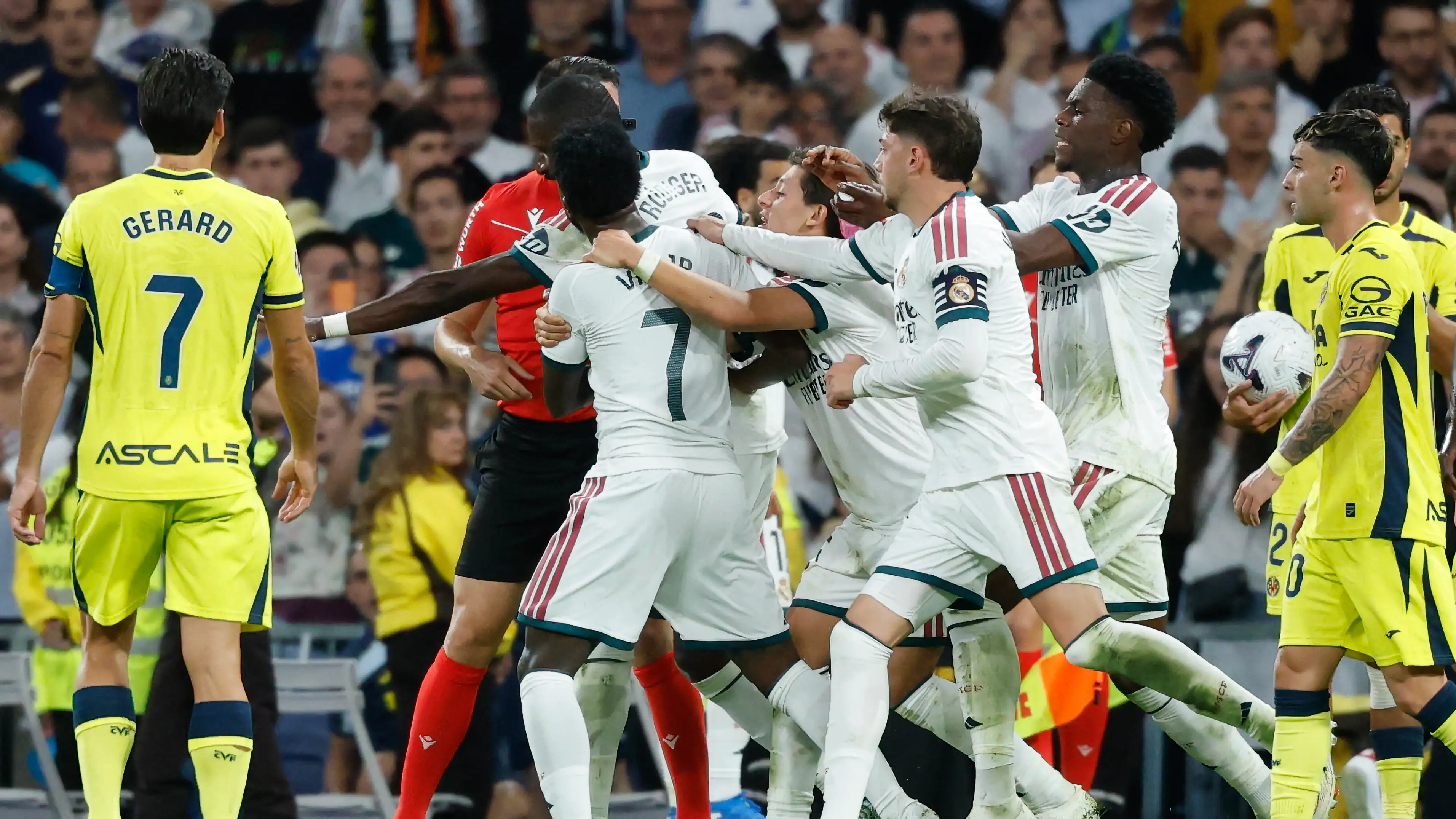Jurnalis Madrid: Perangkat pertandingan takut membantu Madrid dan justru menguntungkan Barcelona