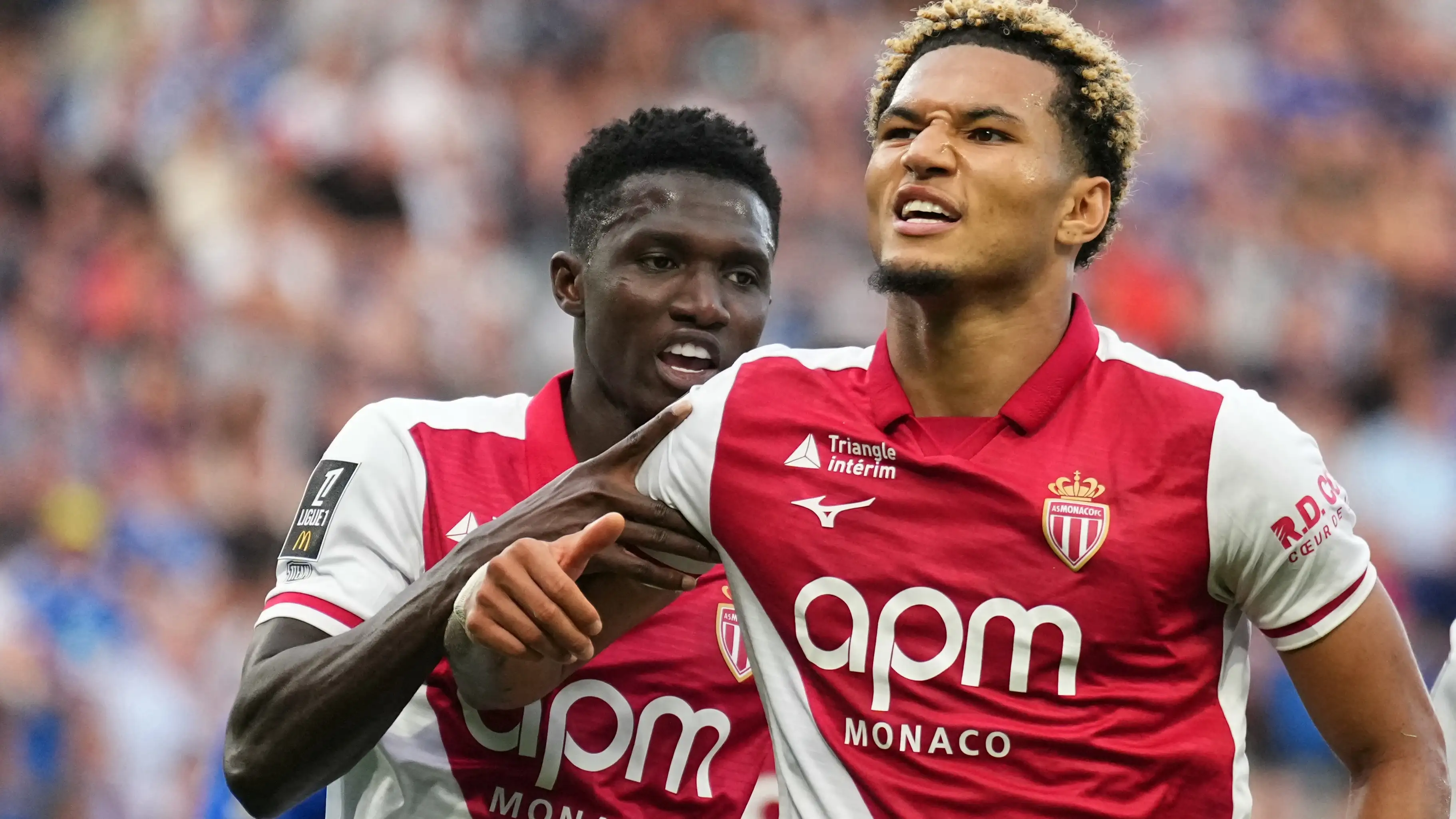 Kehebohan besar soal Paris Brunner: mantan permata BVB itu merayakan gol dengan gestur penggal kepala ke arah fans lawan - begini reaksinya