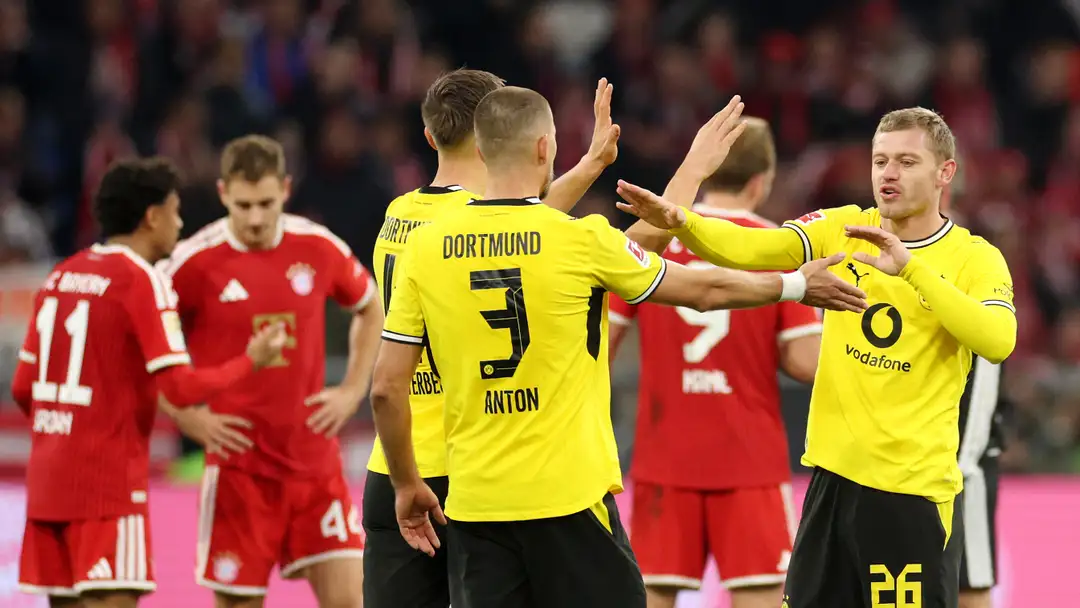 Bayern Munich vs Borussia Dortmund: Papan taktik tentang bagaimana blok pertahanan rendah yang disiplin dan serangan balik mematikan Dortmund membuat Bayern frustrasi di Allianz Arena