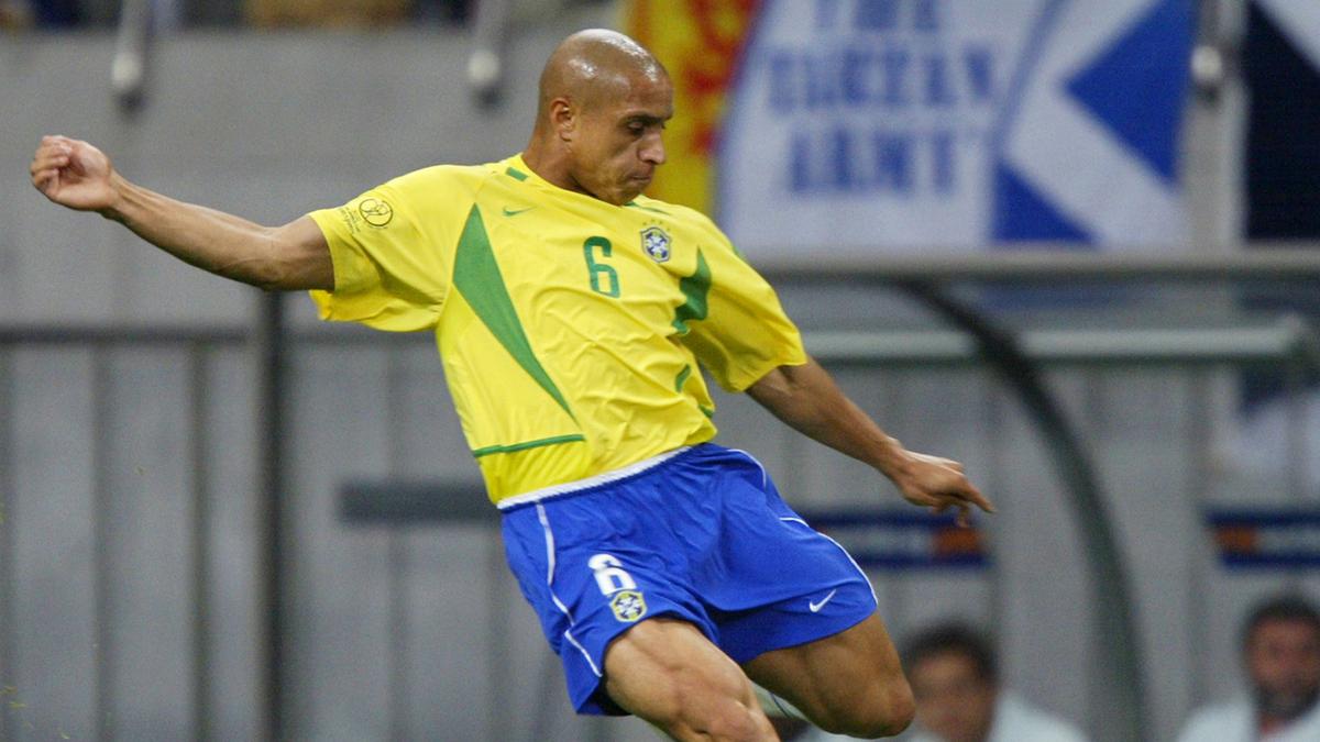 Roberto Carlos Akui 99 Persen Pendapatannya dari Sepak Bola Lenyap