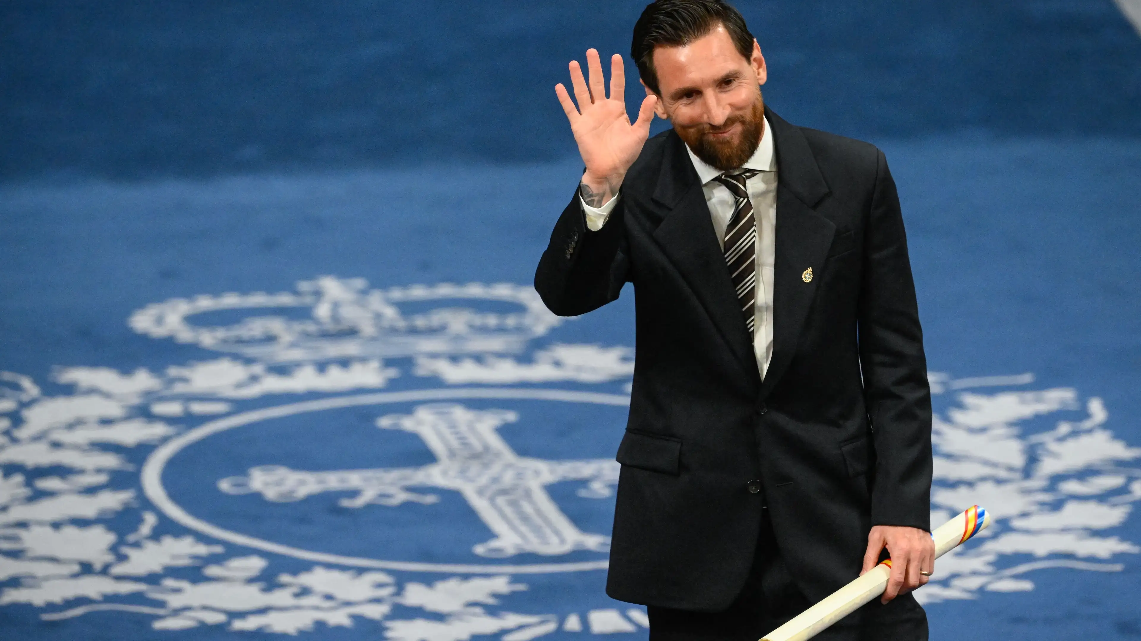 Setelah mengunjungi Spanyol: akankah Messi menyaksikan El Clasico dari Camp Nou?
