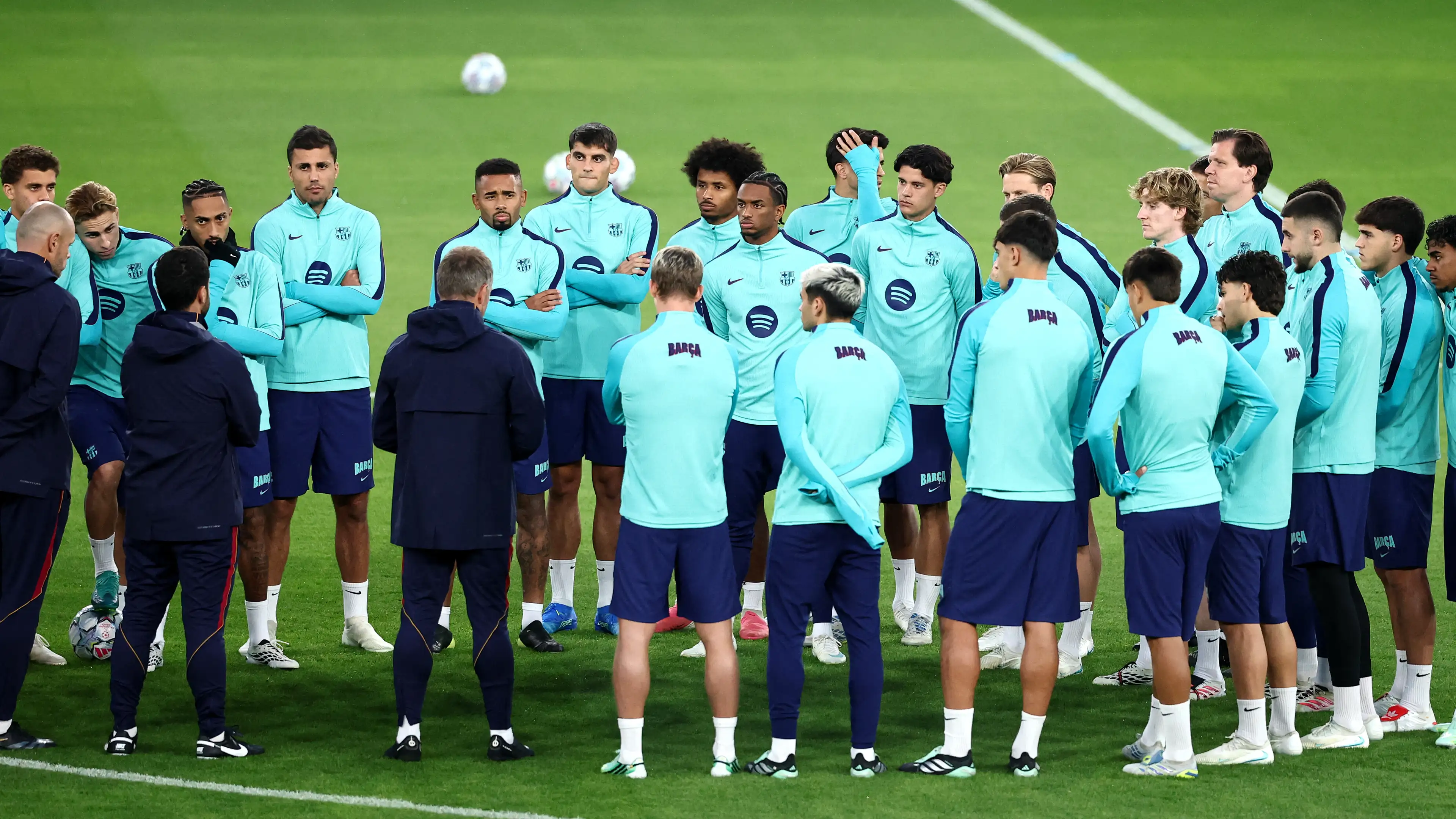 Pemain Barcelona tentukan nasibnya usai dicadangkan Flick