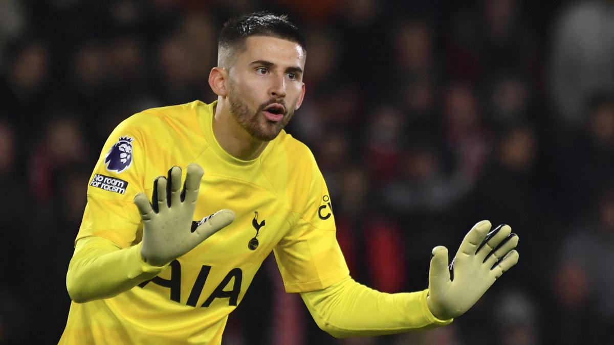 Juventus Beralih ke Kiper Tottenham Usai Gagal Gaet Emiliano Martinez