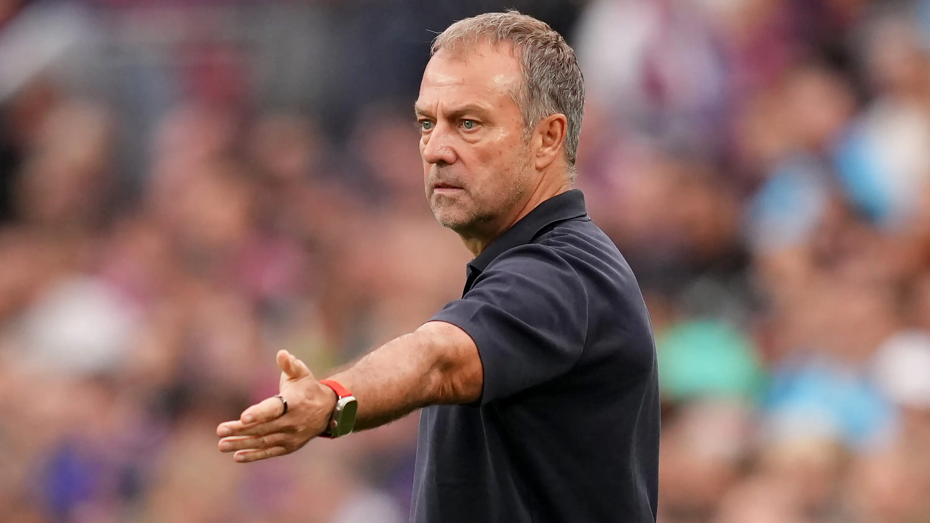 Mourinho memantau dari jauh: Flick dan Barcelona memburu rekor emas