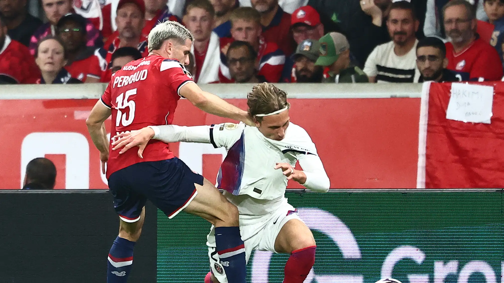 Mika Godts sangat berharga bagi Paris Saint-Germain pada masa injury time dengan satu assist dan satu pra-assist