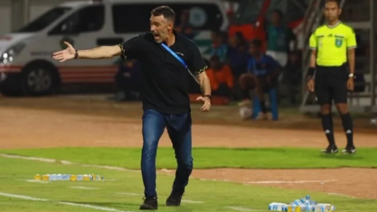 Ze Gomes Siapkan Taktik Khusus Jelang Laga Tensi Tinggi Menghadapi Persebaya Surabaya