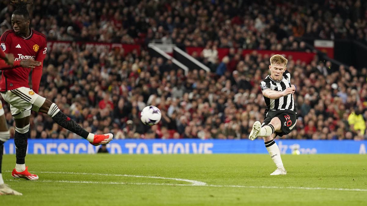 Manchester United Kehabisan 2 Target Bek Kiri, Pemain Barcelona Jadi Harapan