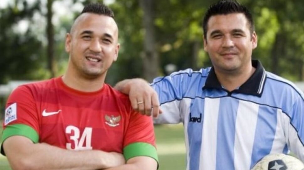 Pembelaan Eks Bomber Timnas Indonesia Jhon van Beukering Hajar Pemain hingga Gigi Korban Rontok