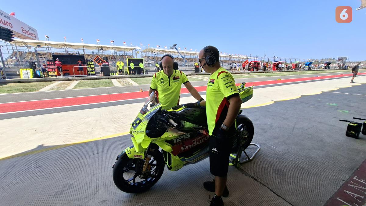 Merasakan Lebih Dekat Paddock Pertamina Enduro VR46 Racing Team di Sirkuit Mandalika