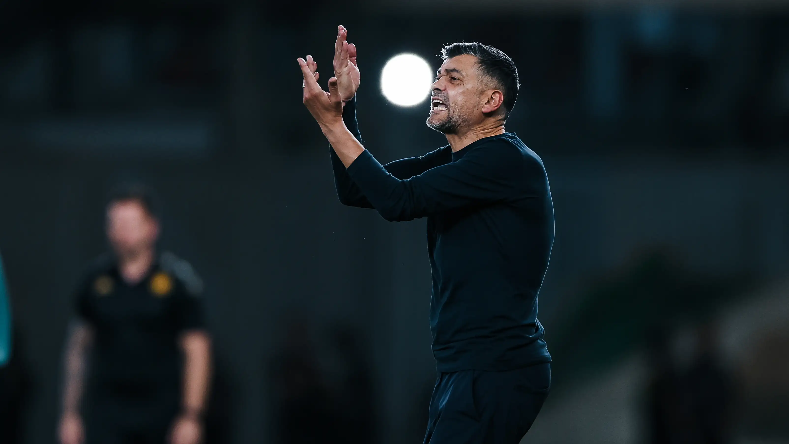 Video: Krisis Conceicao berlanjut, pemain Al Ittihad melepas tembakan ke mantan pelatihnya